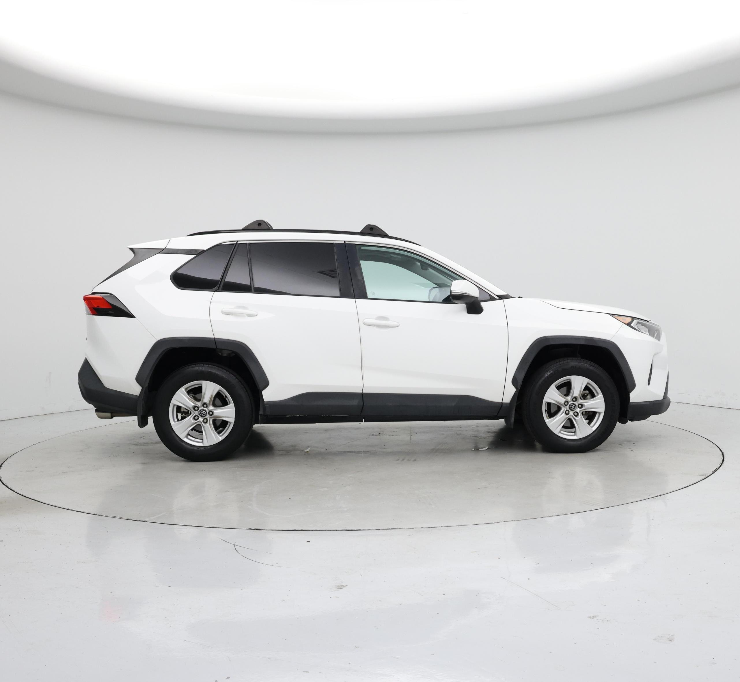 Thumbnail: 2021 Toyota RAV4 - 7