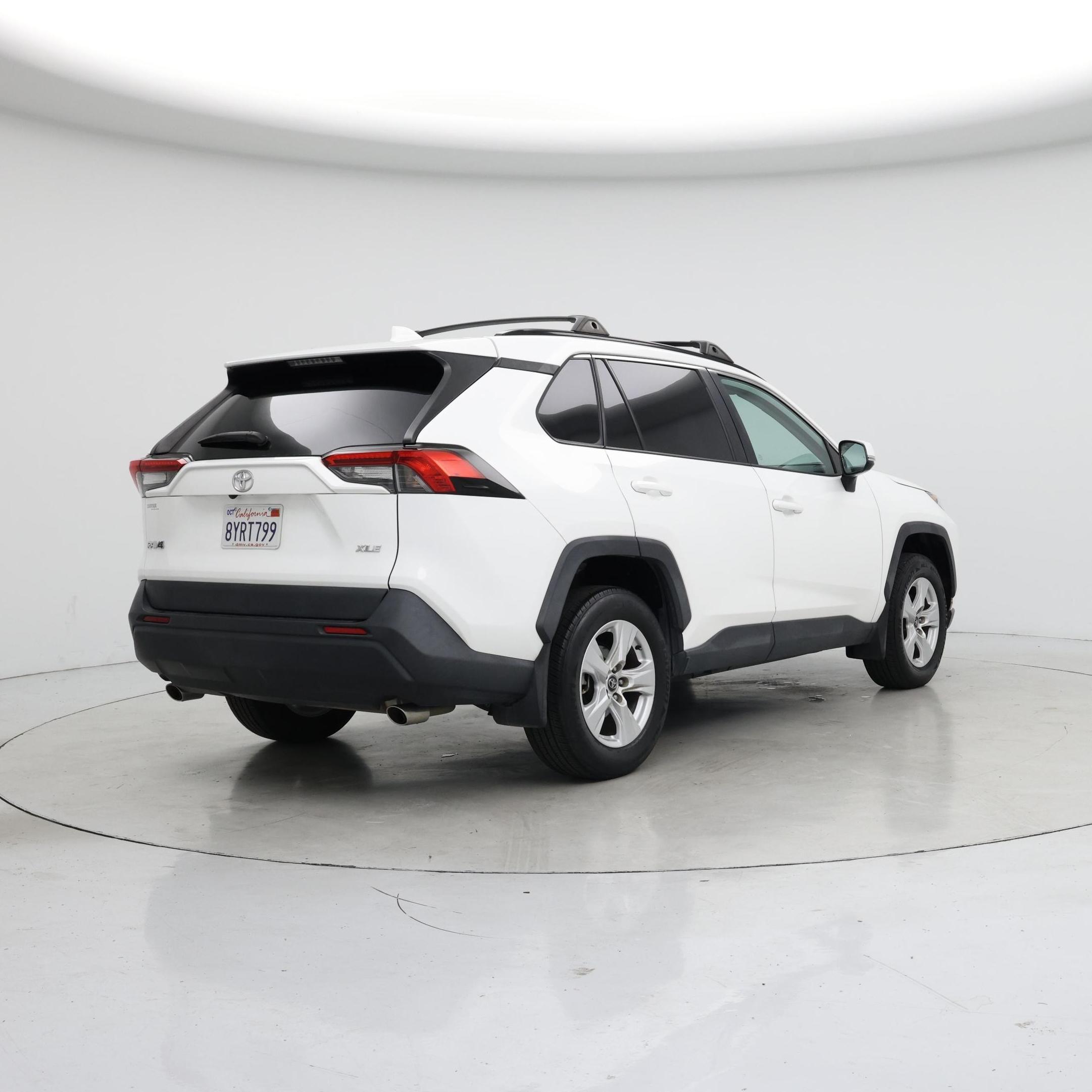 Thumbnail: 2021 Toyota RAV4 - 8