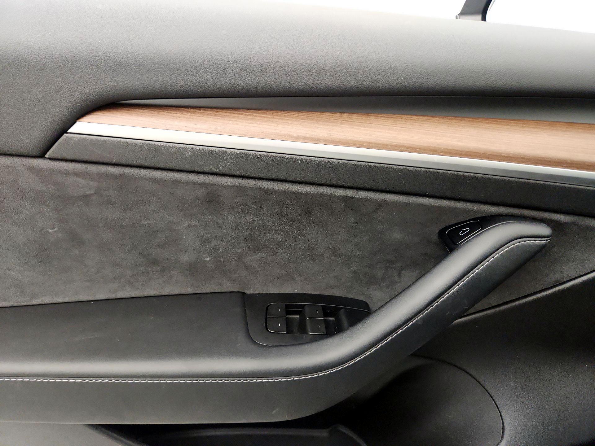 Thumbnail: 2022 Tesla Model 3 - 12