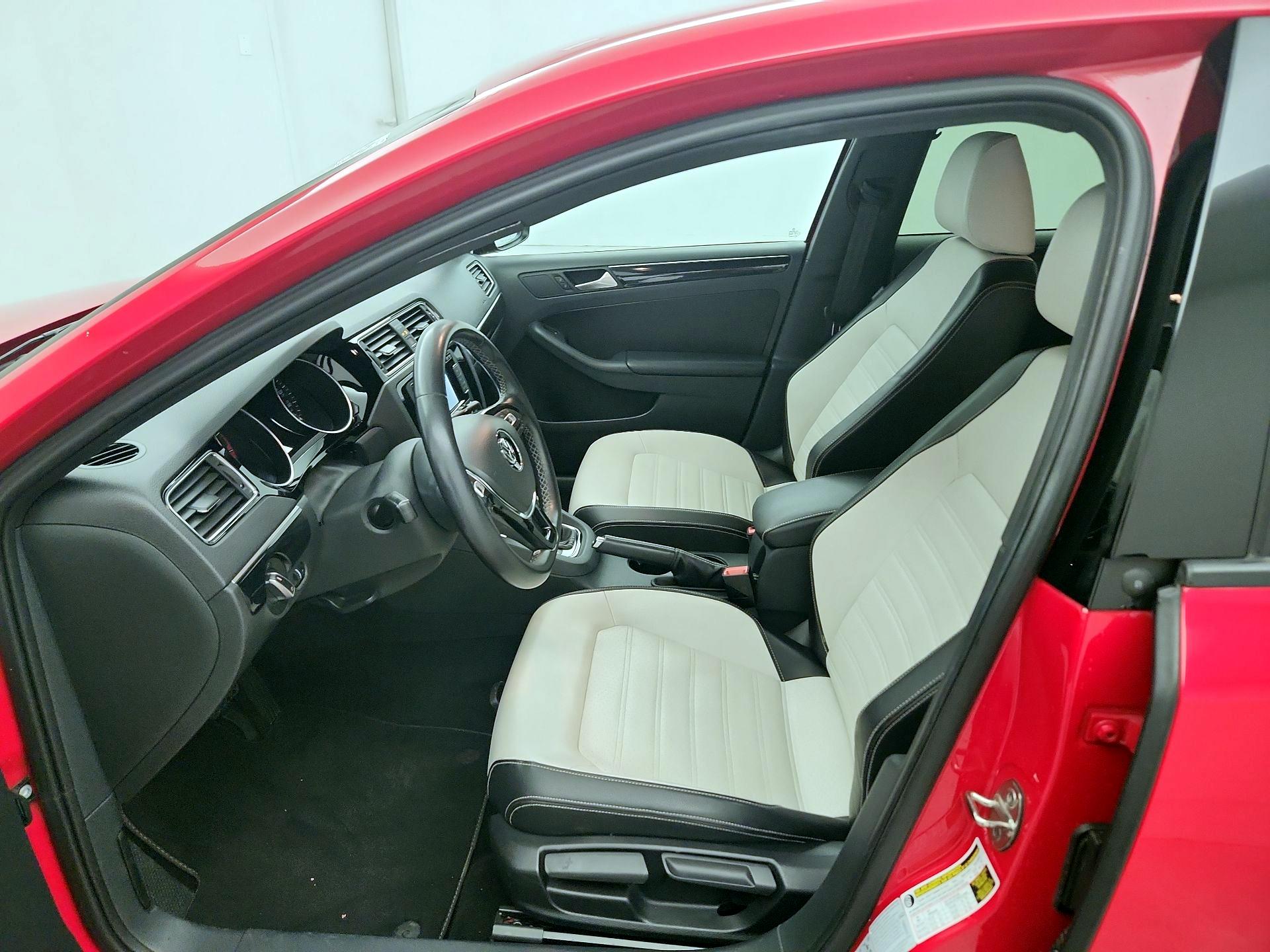 Thumbnail: 2015 Volkswagen Jetta - 11