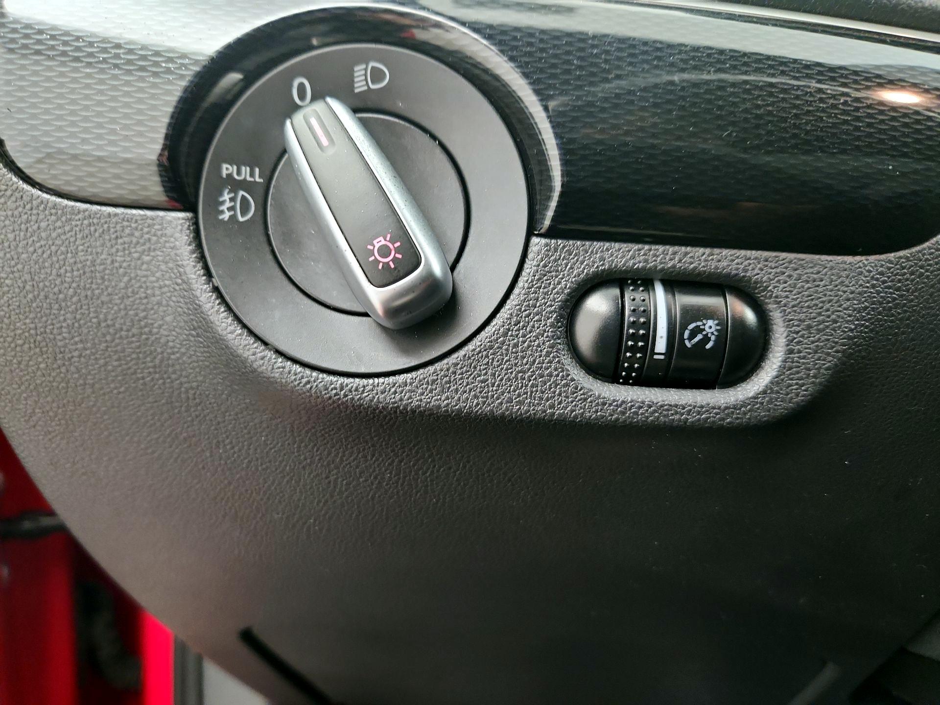 Thumbnail: 2015 Volkswagen Jetta - 13