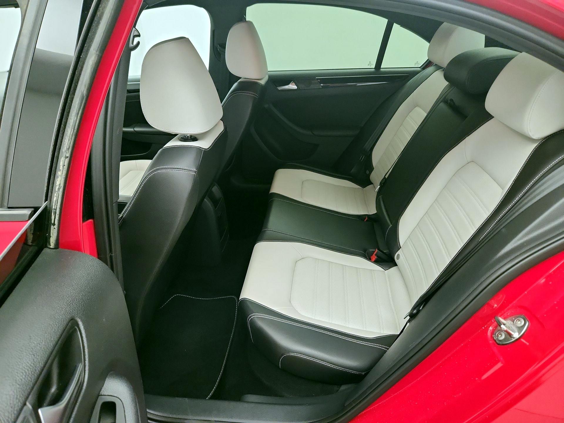 Thumbnail: 2015 Volkswagen Jetta - 19