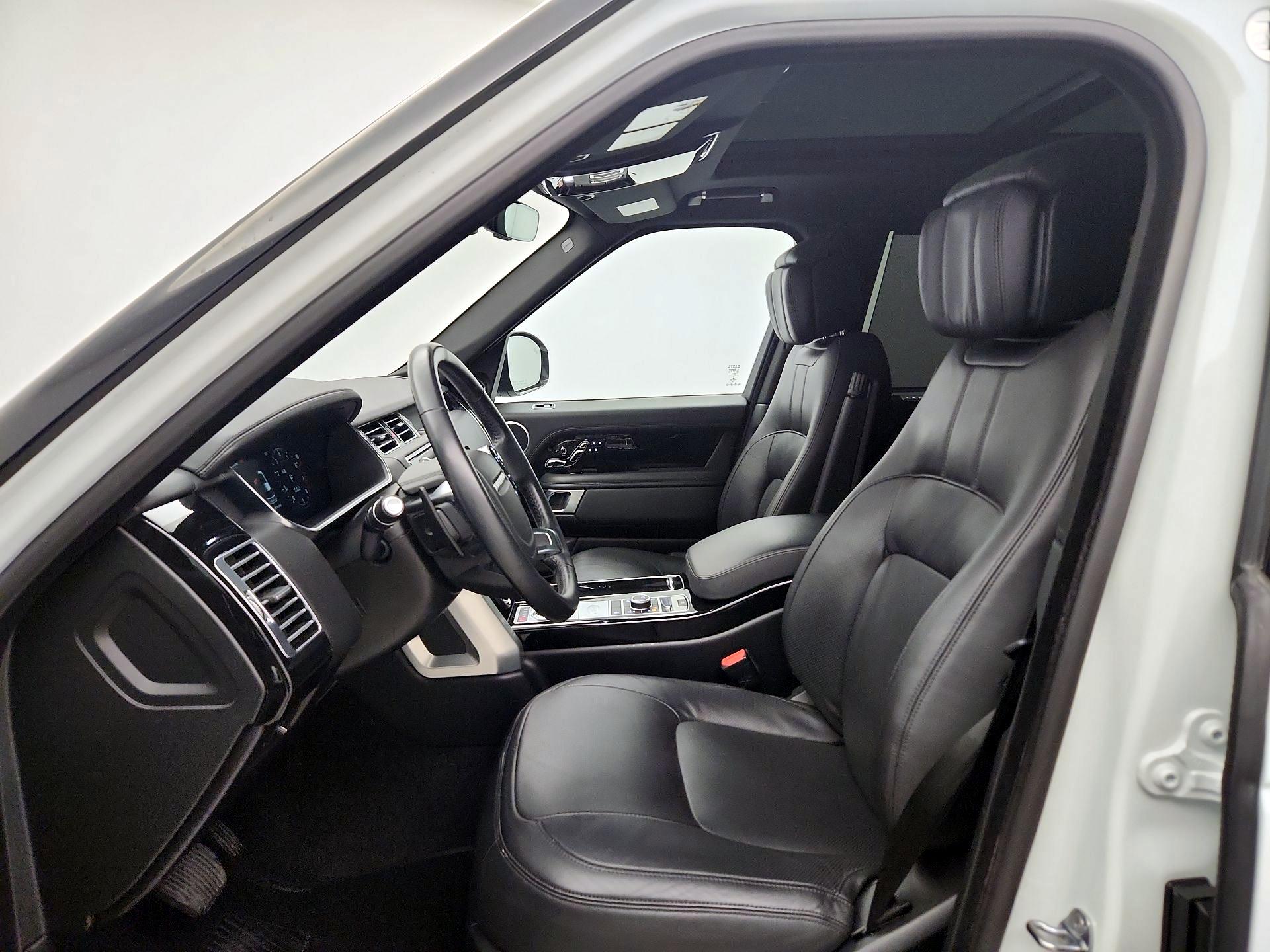 Thumbnail: 2020 Land Rover Range Rover - 11