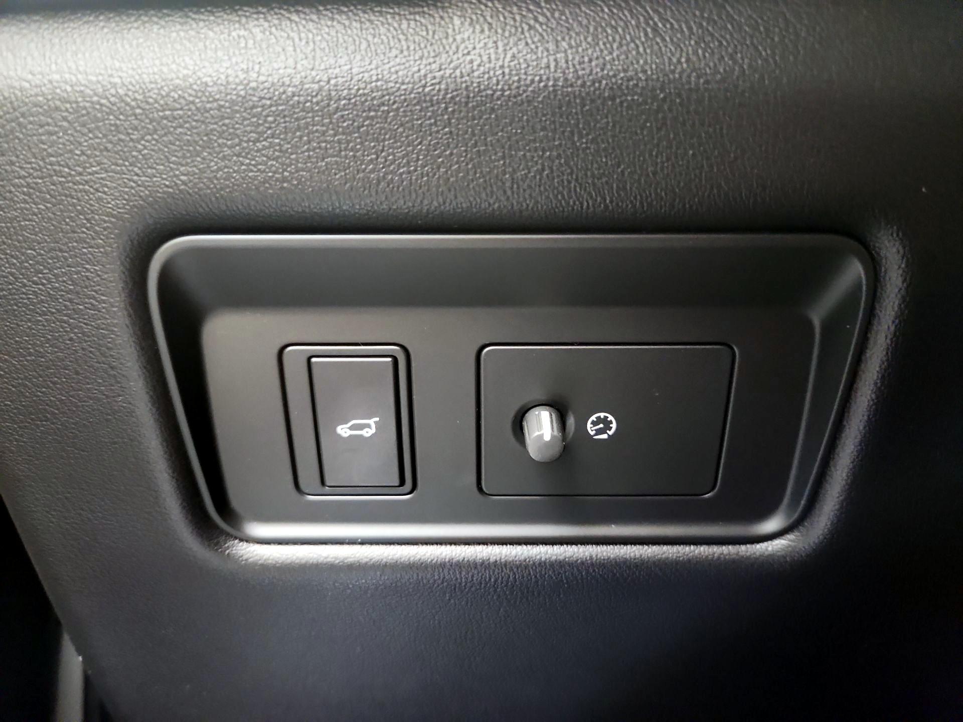 Thumbnail: 2020 Land Rover Range Rover - 13