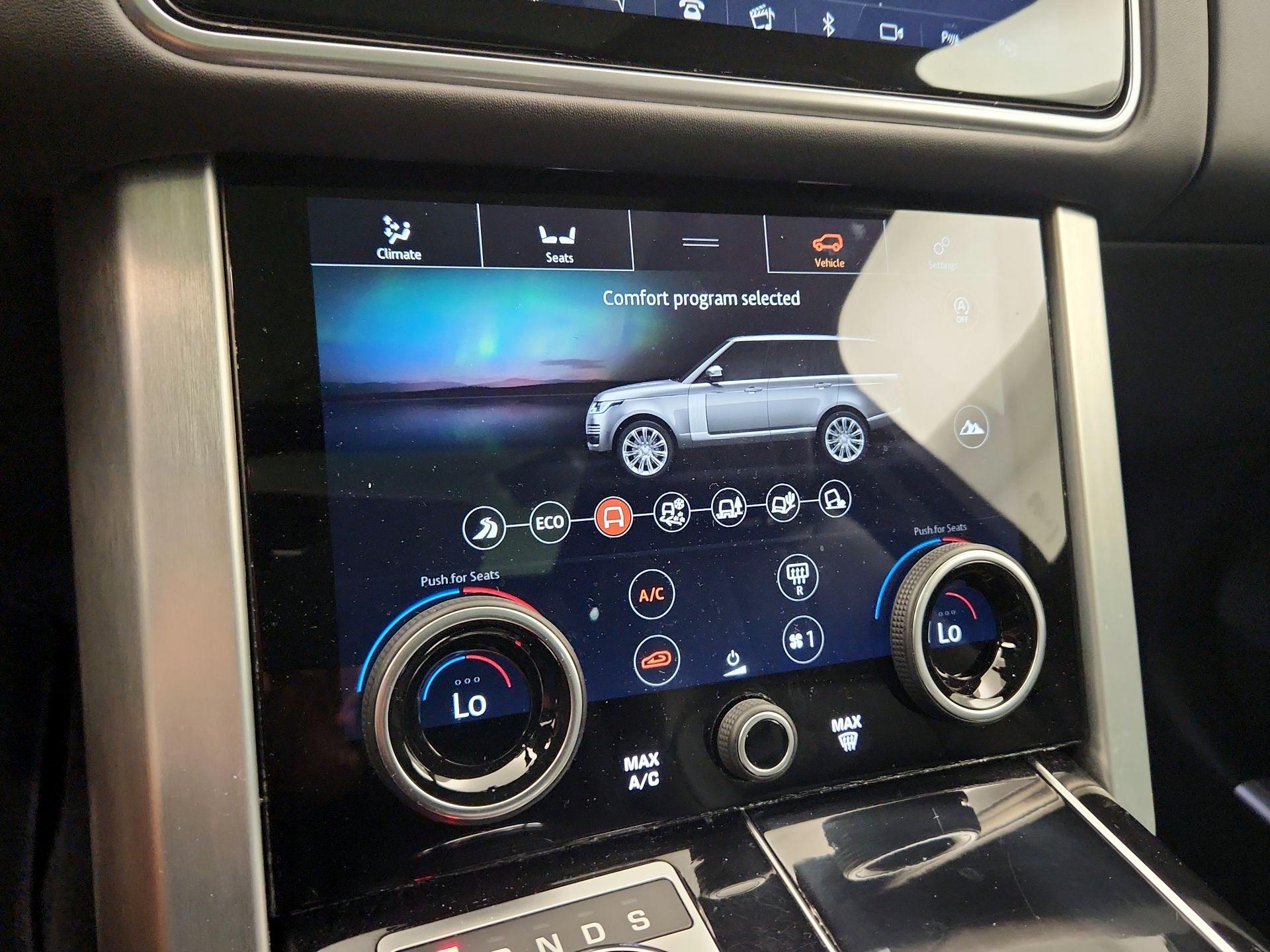 Thumbnail: 2020 Land Rover Range Rover - 16