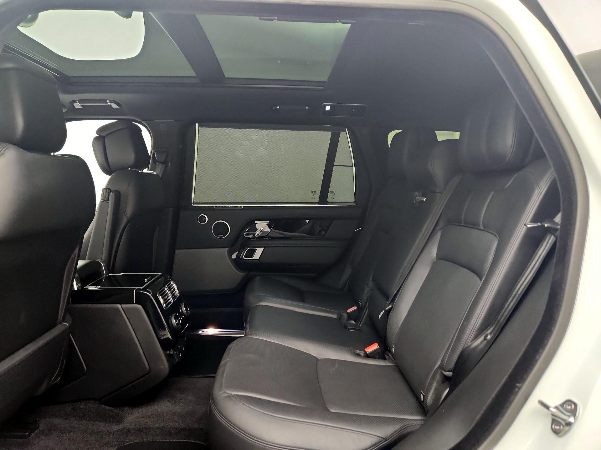 Thumbnail: 2020 Land Rover Range Rover - 20