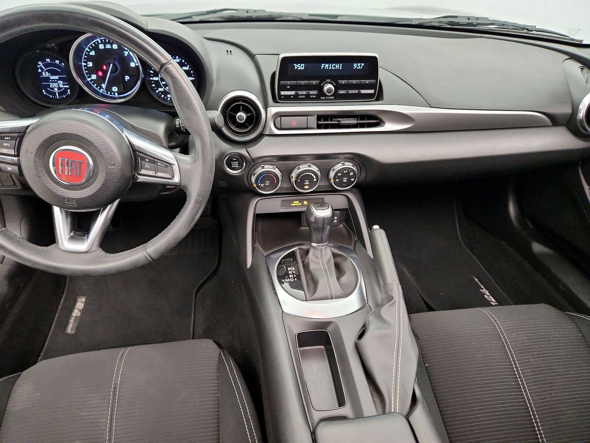 Thumbnail: 2017 Fiat 124 Spider - 9