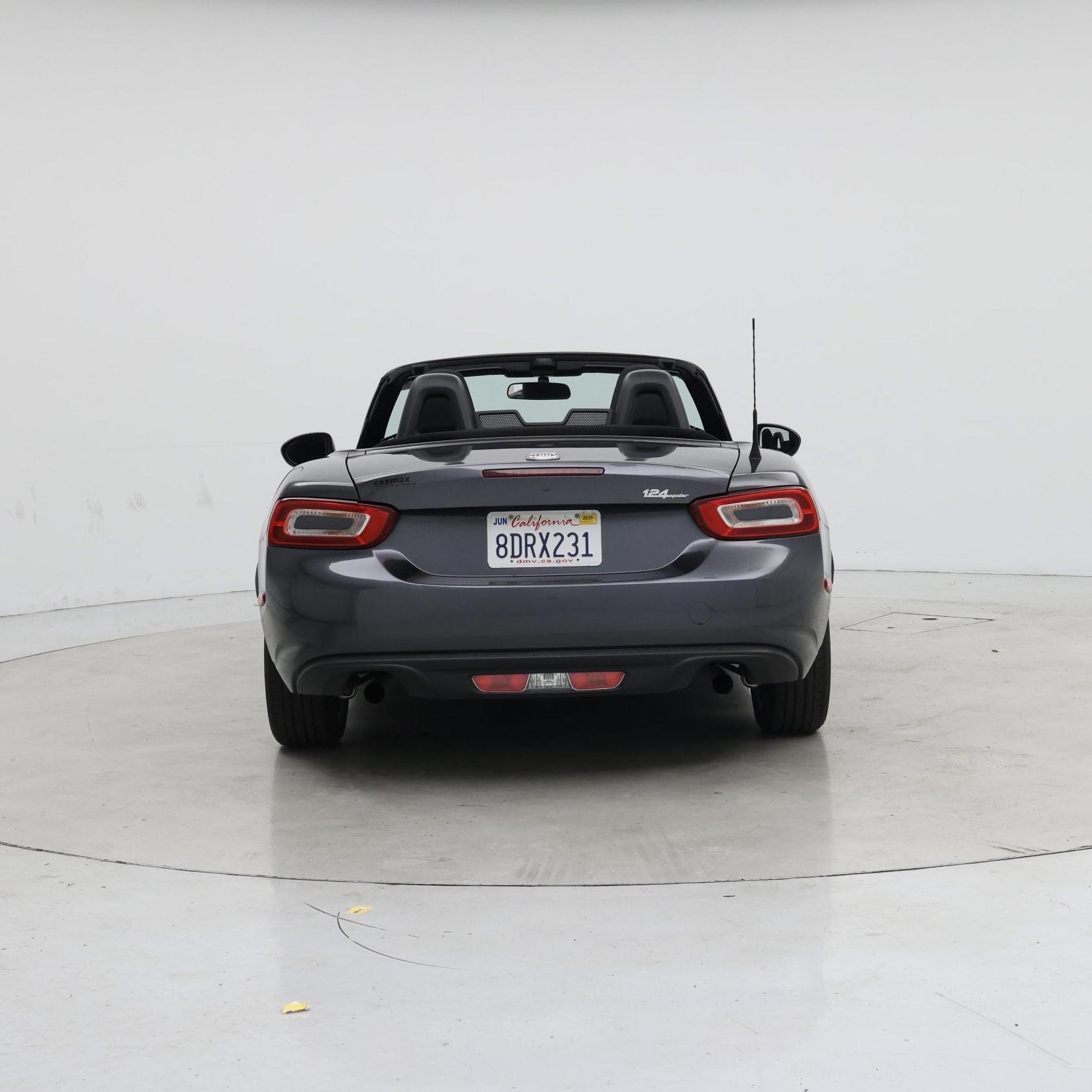 Thumbnail: 2017 Fiat 124 Spider - 6