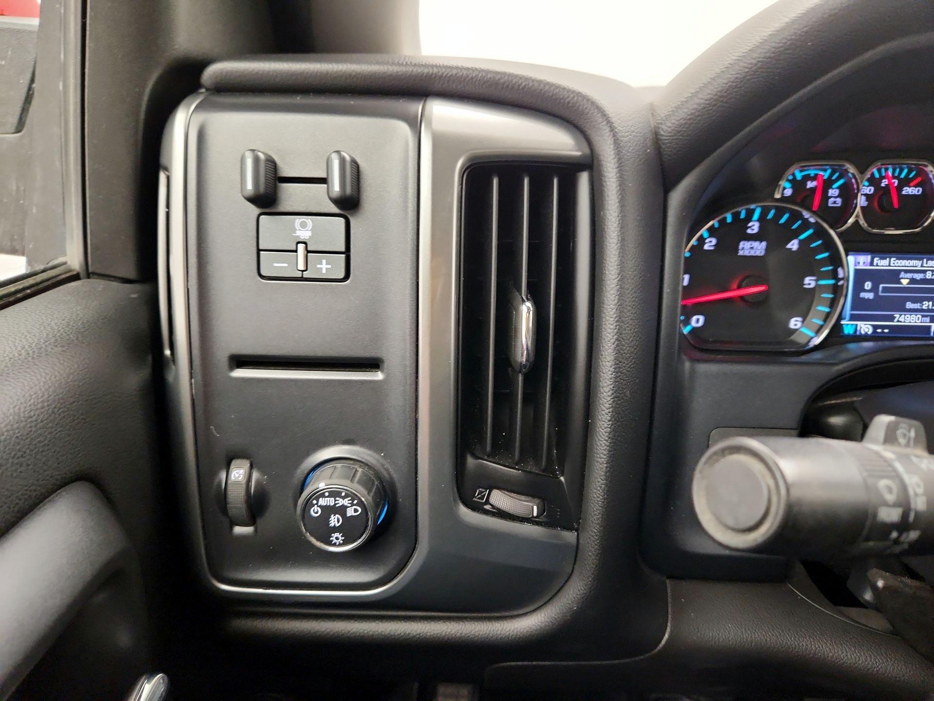 Thumbnail: 2015 Chevrolet Silverado 1500 - 13