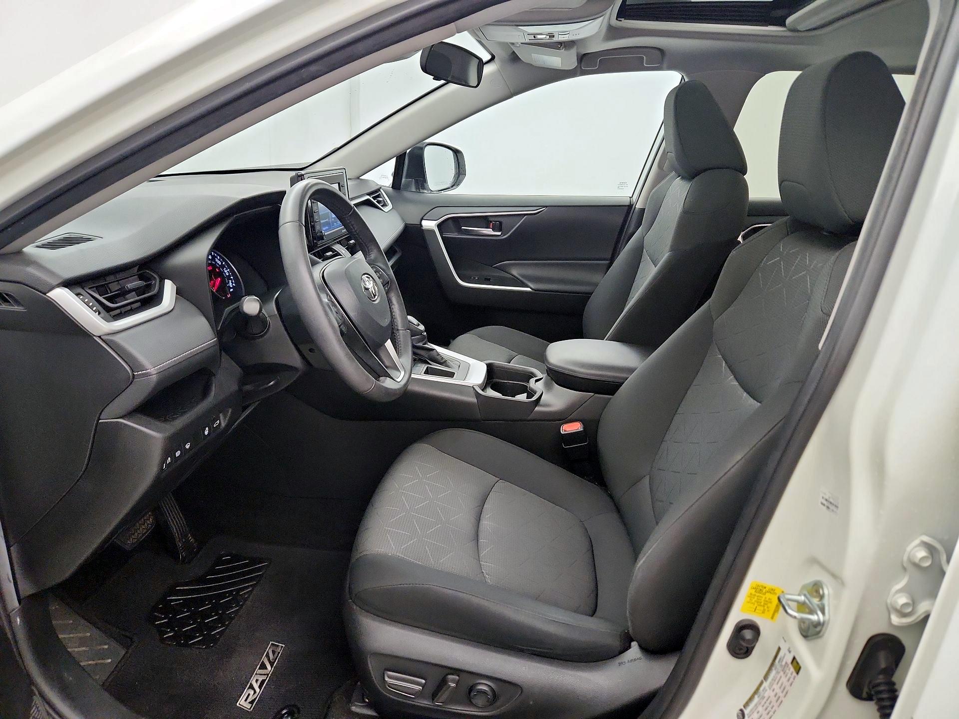 Thumbnail: 2021 Toyota RAV4 - 11