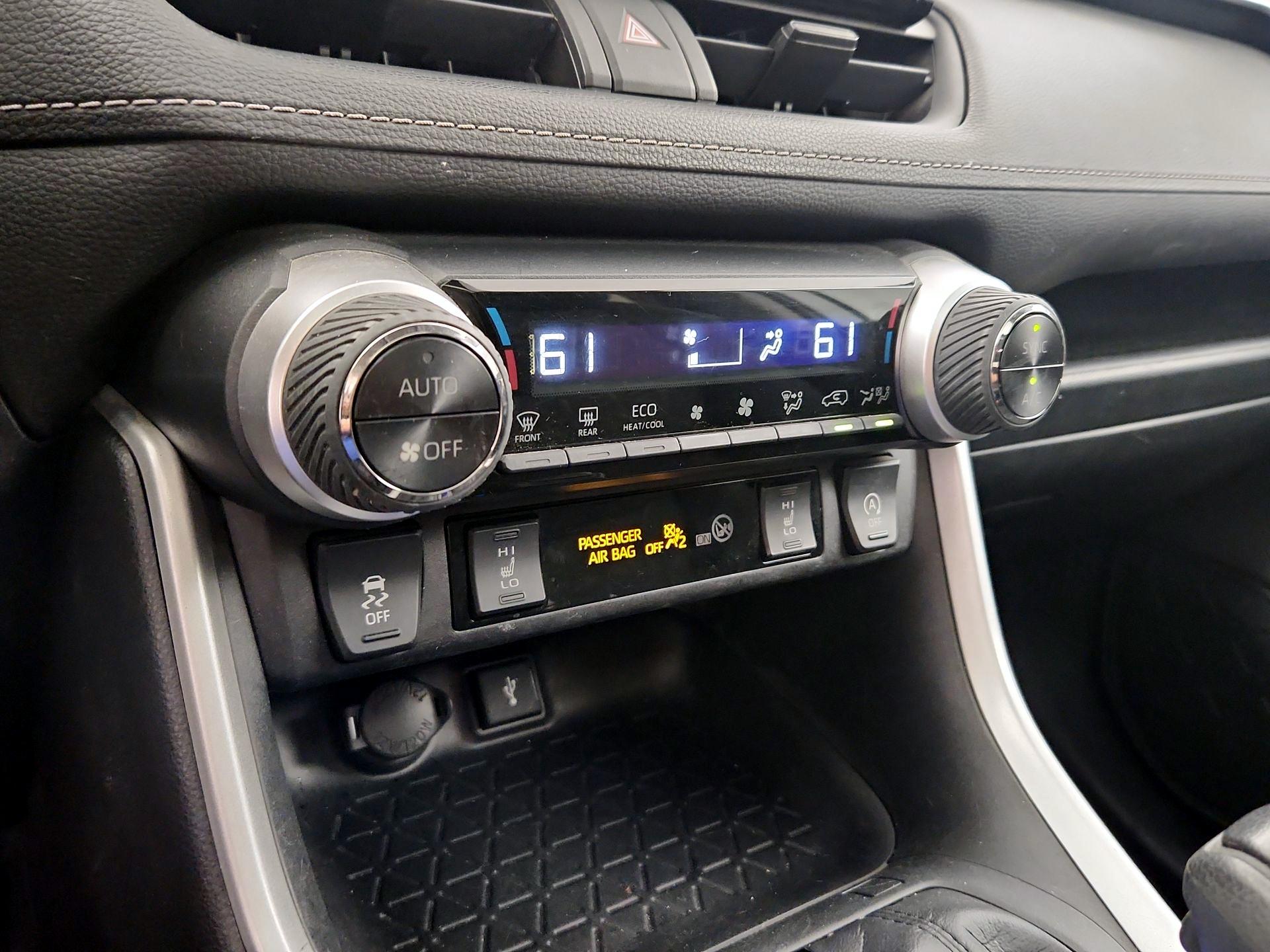 Thumbnail: 2021 Toyota RAV4 - 16