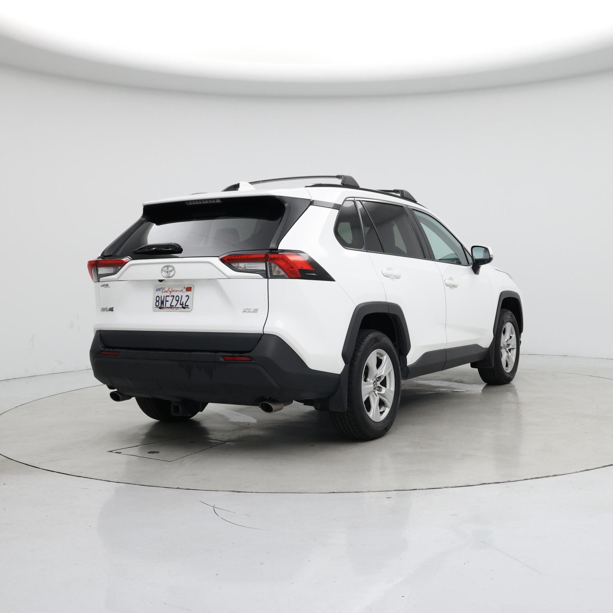 Thumbnail: 2021 Toyota RAV4 - 8