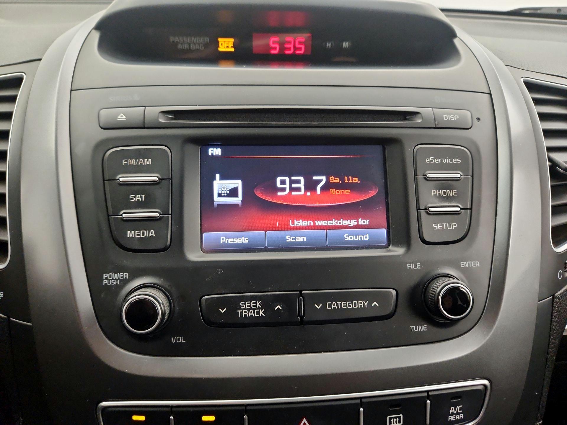 Thumbnail: 2014 Kia Sorento - 15