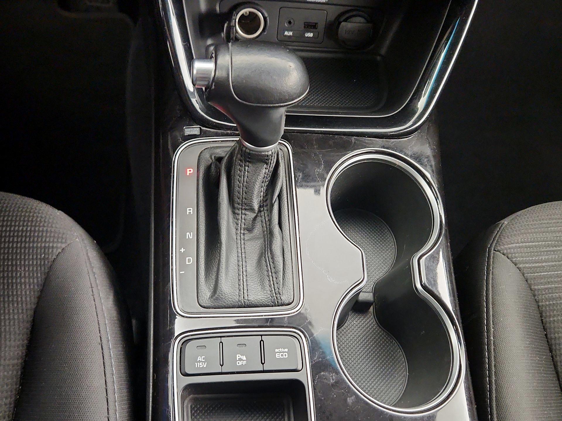 Thumbnail: 2014 Kia Sorento - 17