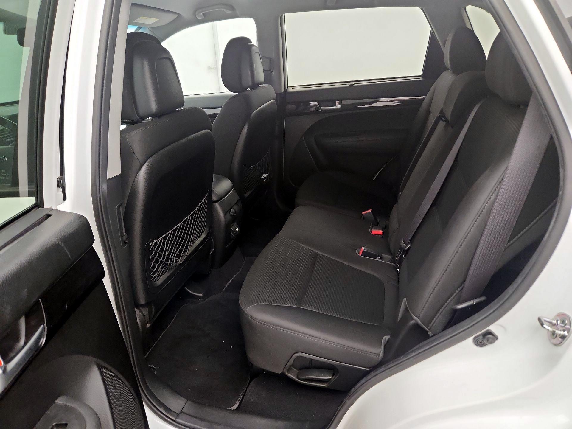 Thumbnail: 2014 Kia Sorento - 19