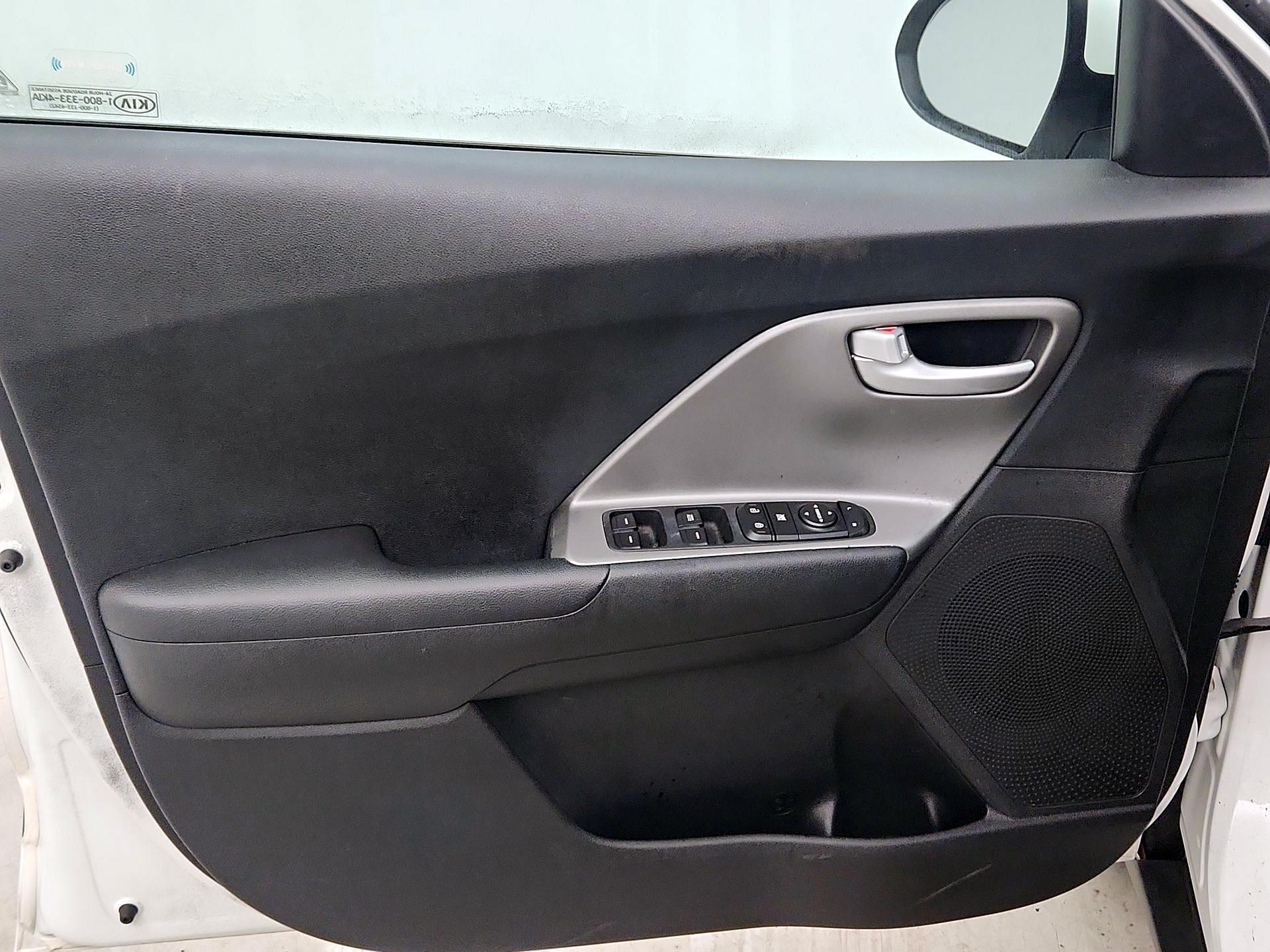 Thumbnail: 2019 Kia Niro - 12