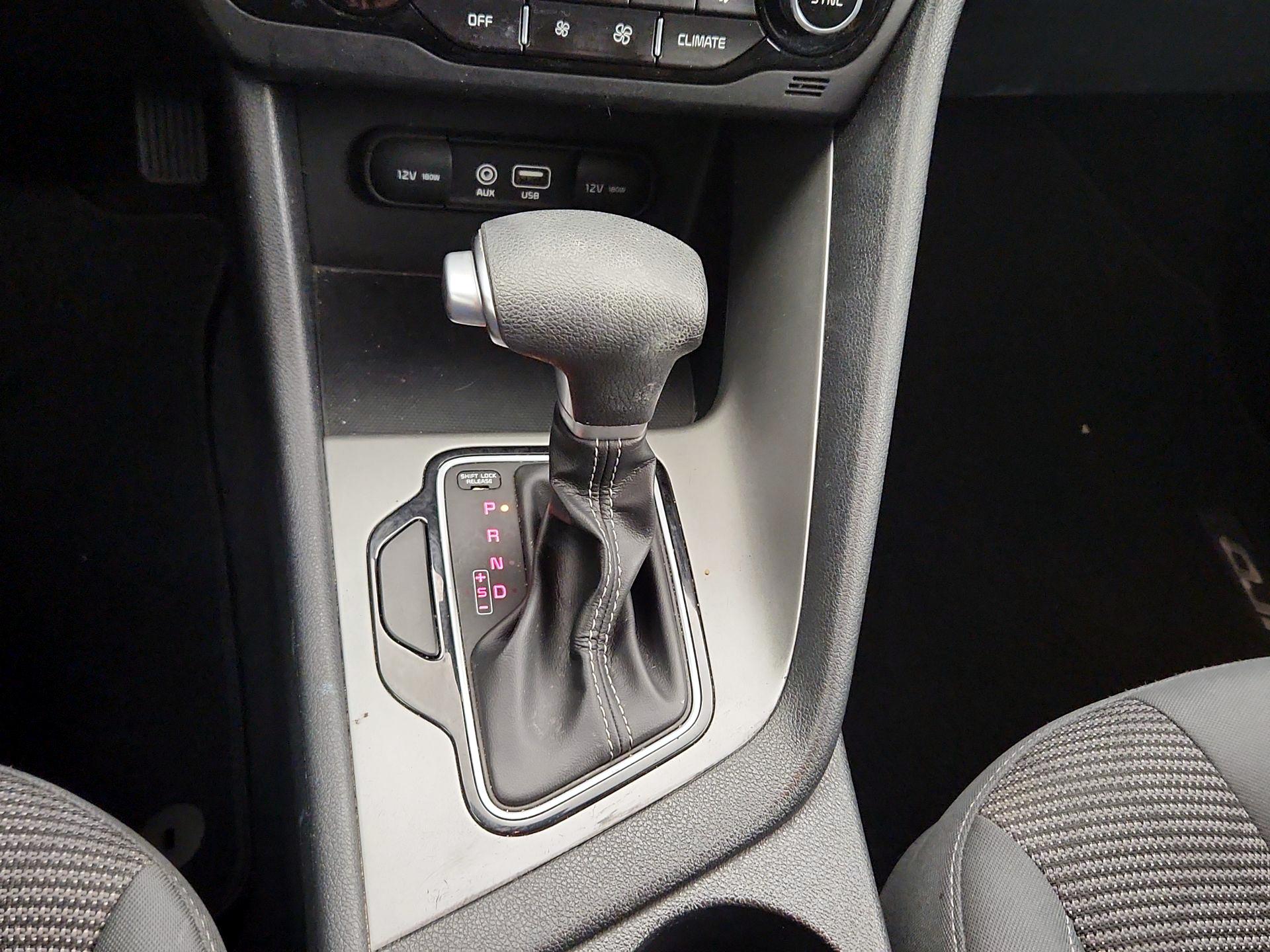 Thumbnail: 2019 Kia Niro - 17