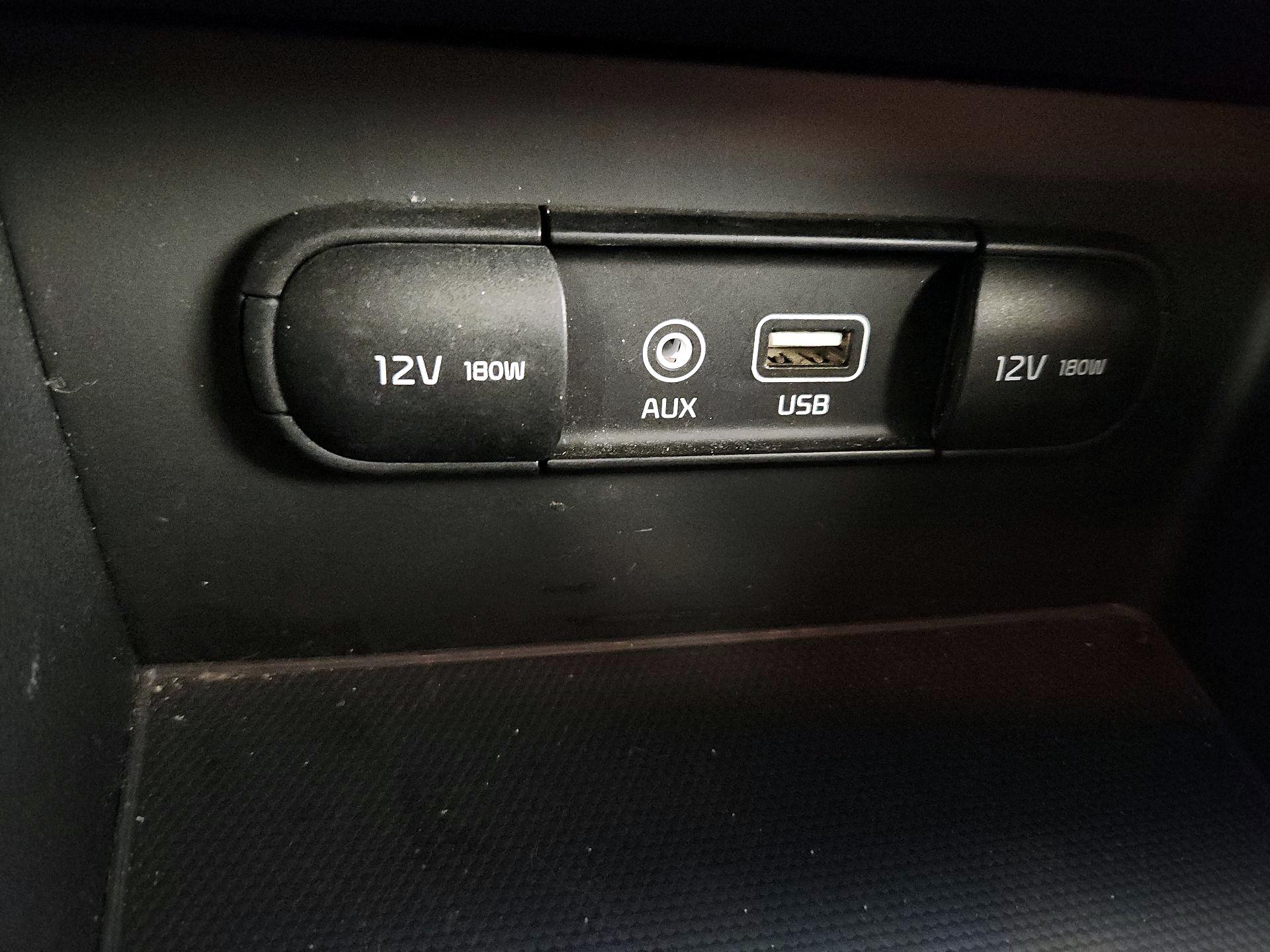 Thumbnail: 2019 Kia Niro - 18