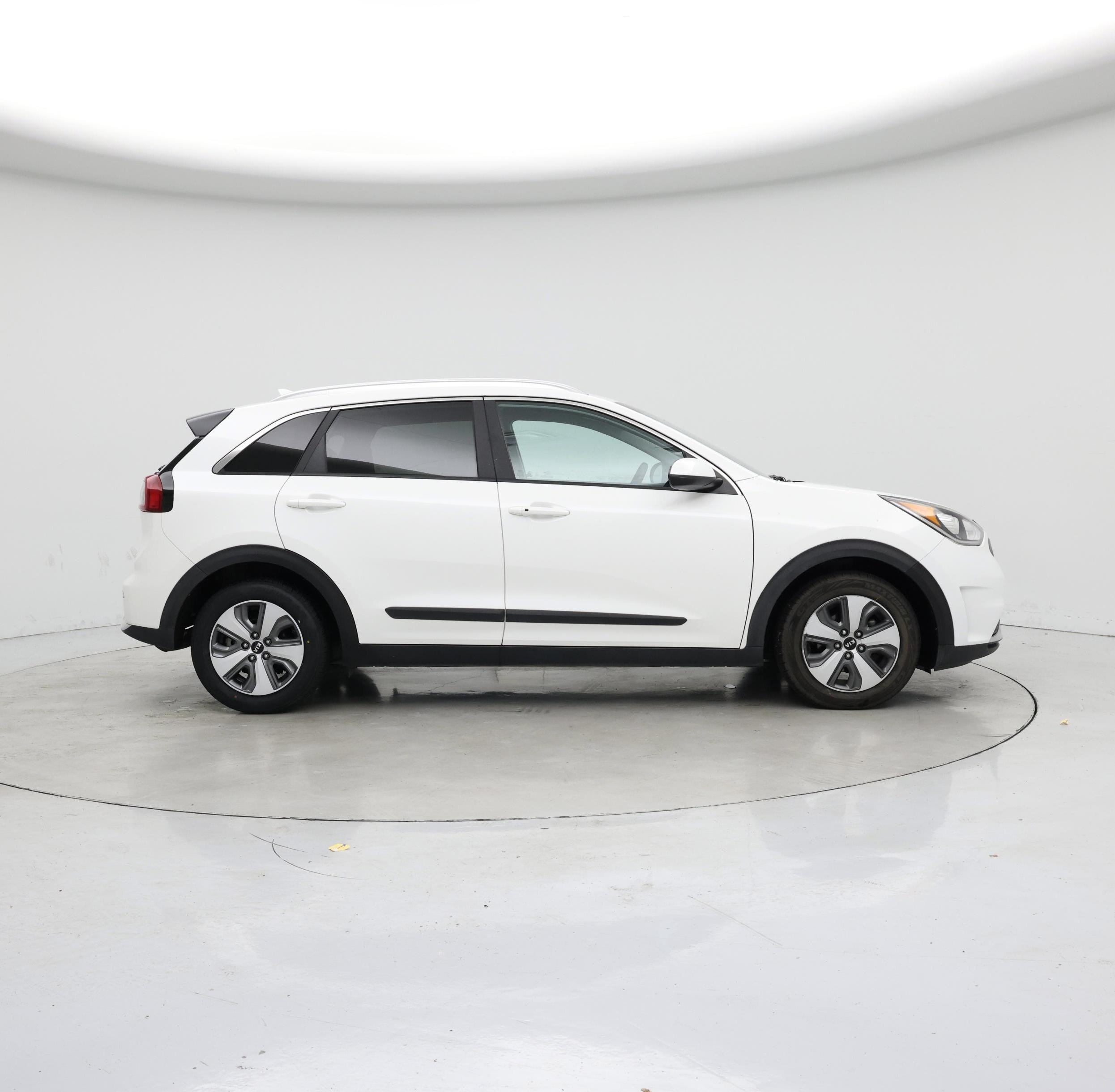 Thumbnail: 2019 Kia Niro - 7