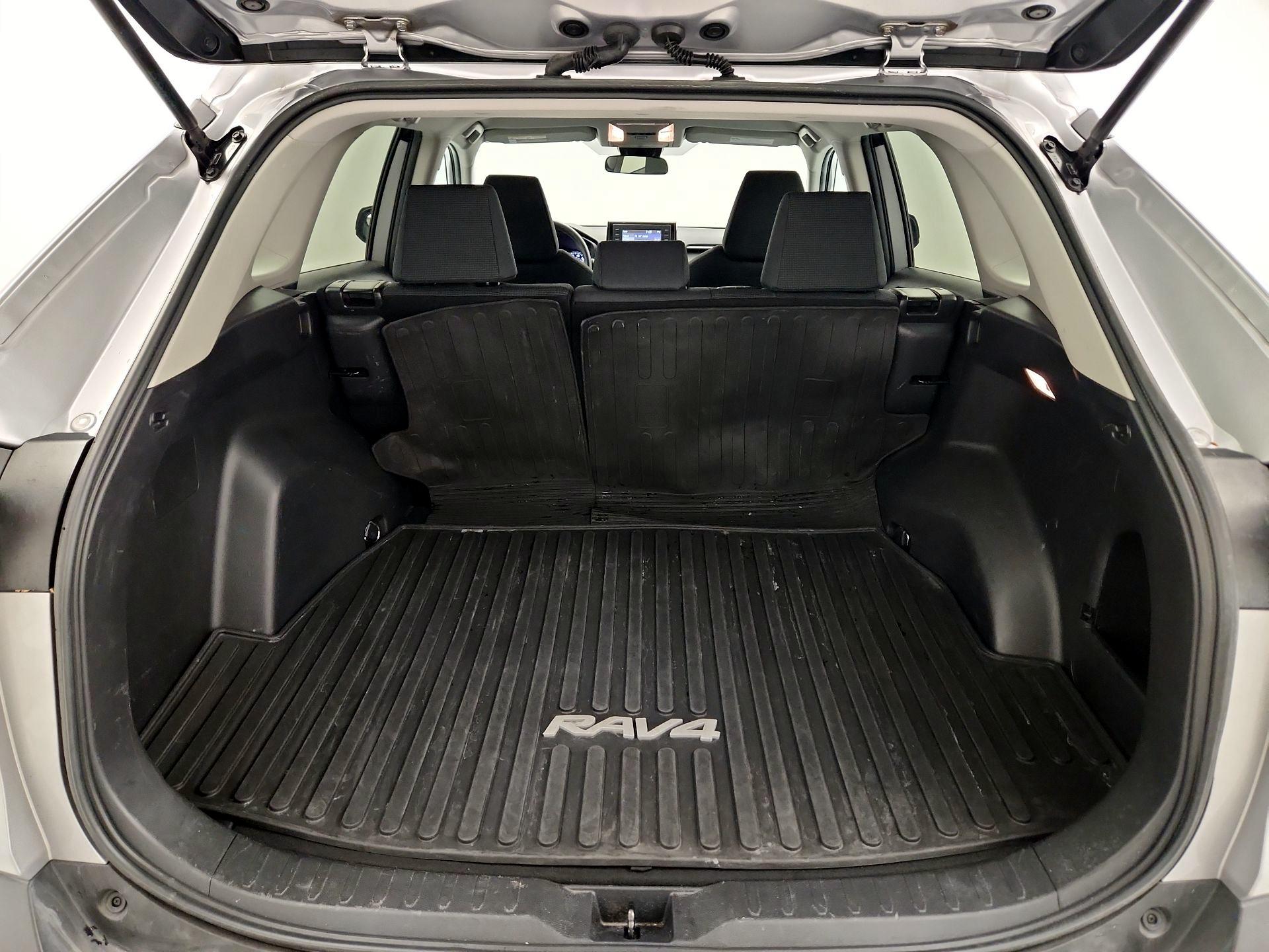 Thumbnail: 2021 Toyota RAV4 - 20