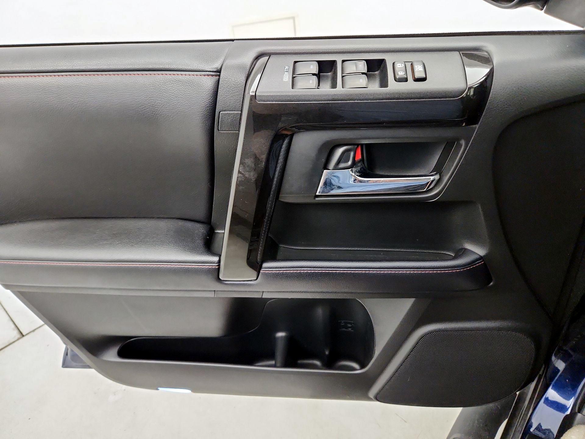 Thumbnail: 2020 Toyota 4Runner - 12