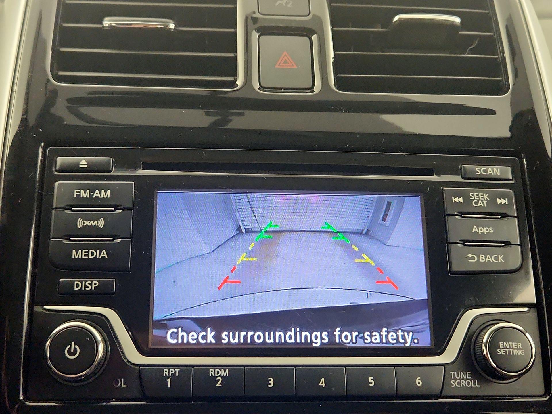 Thumbnail: 2015 Nissan Versa Note - 14