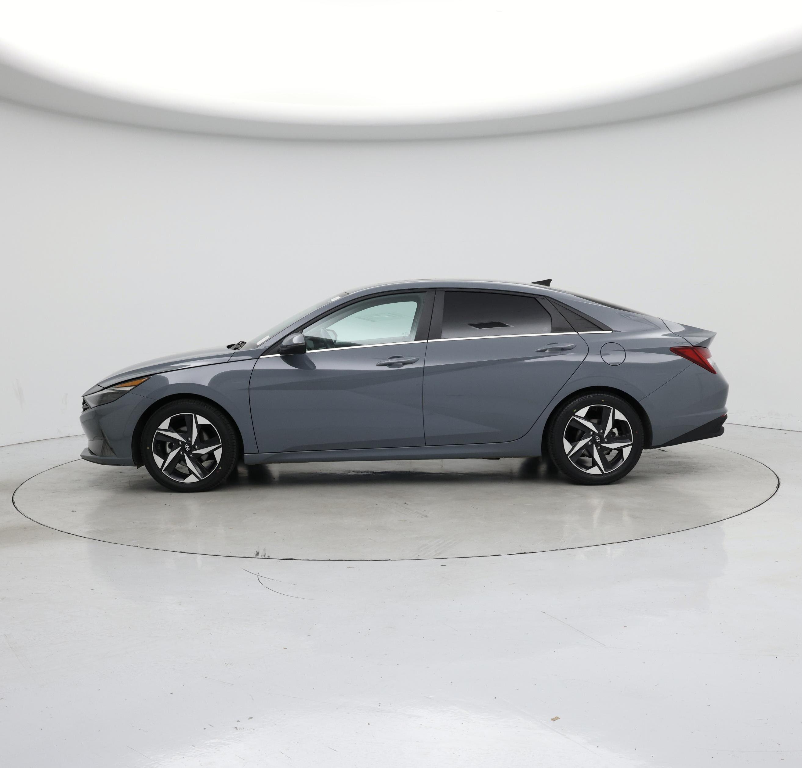 Thumbnail: 2023 Hyundai Elantra - 3