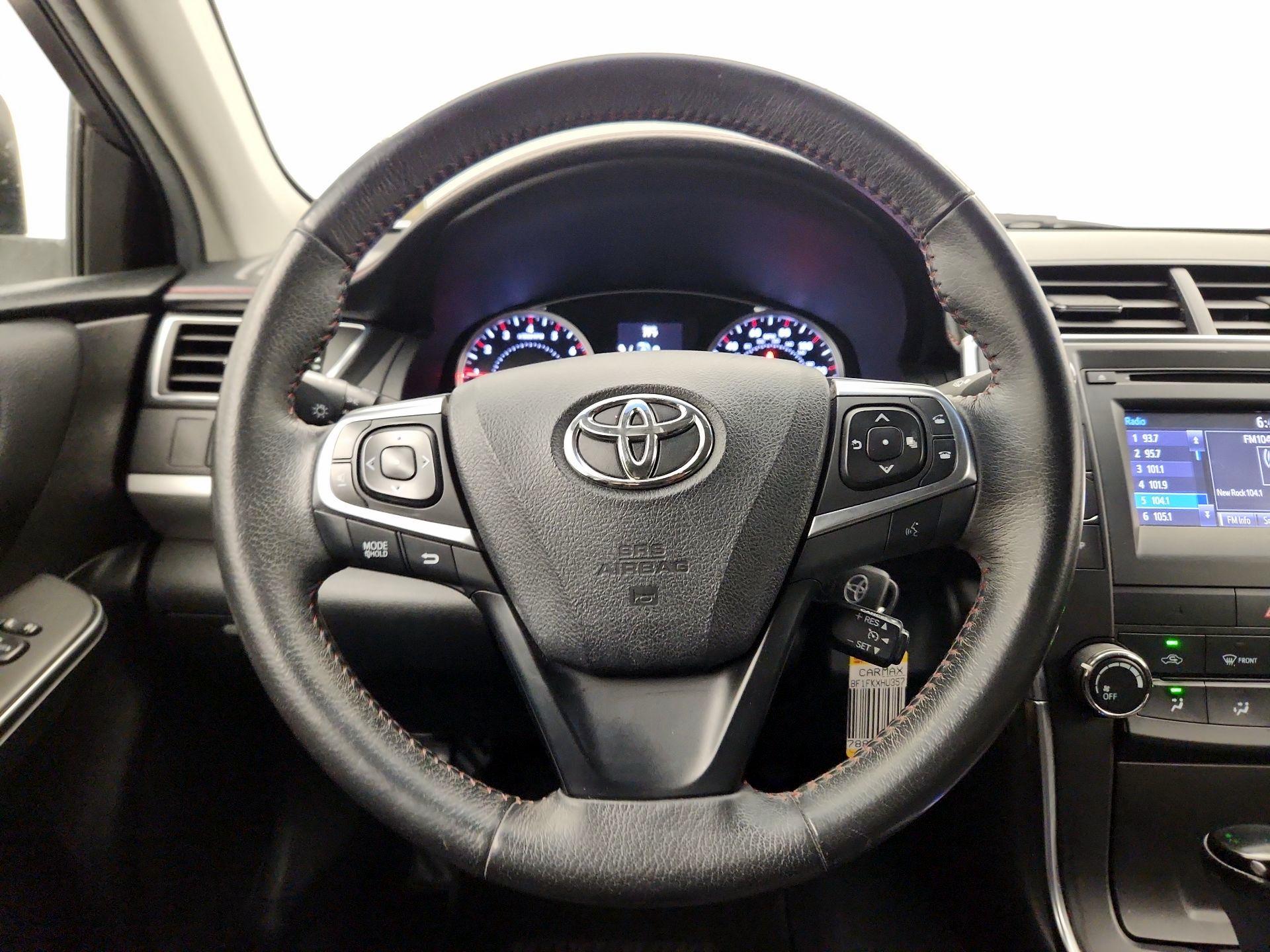 Thumbnail: 2017 Toyota Camry - 10