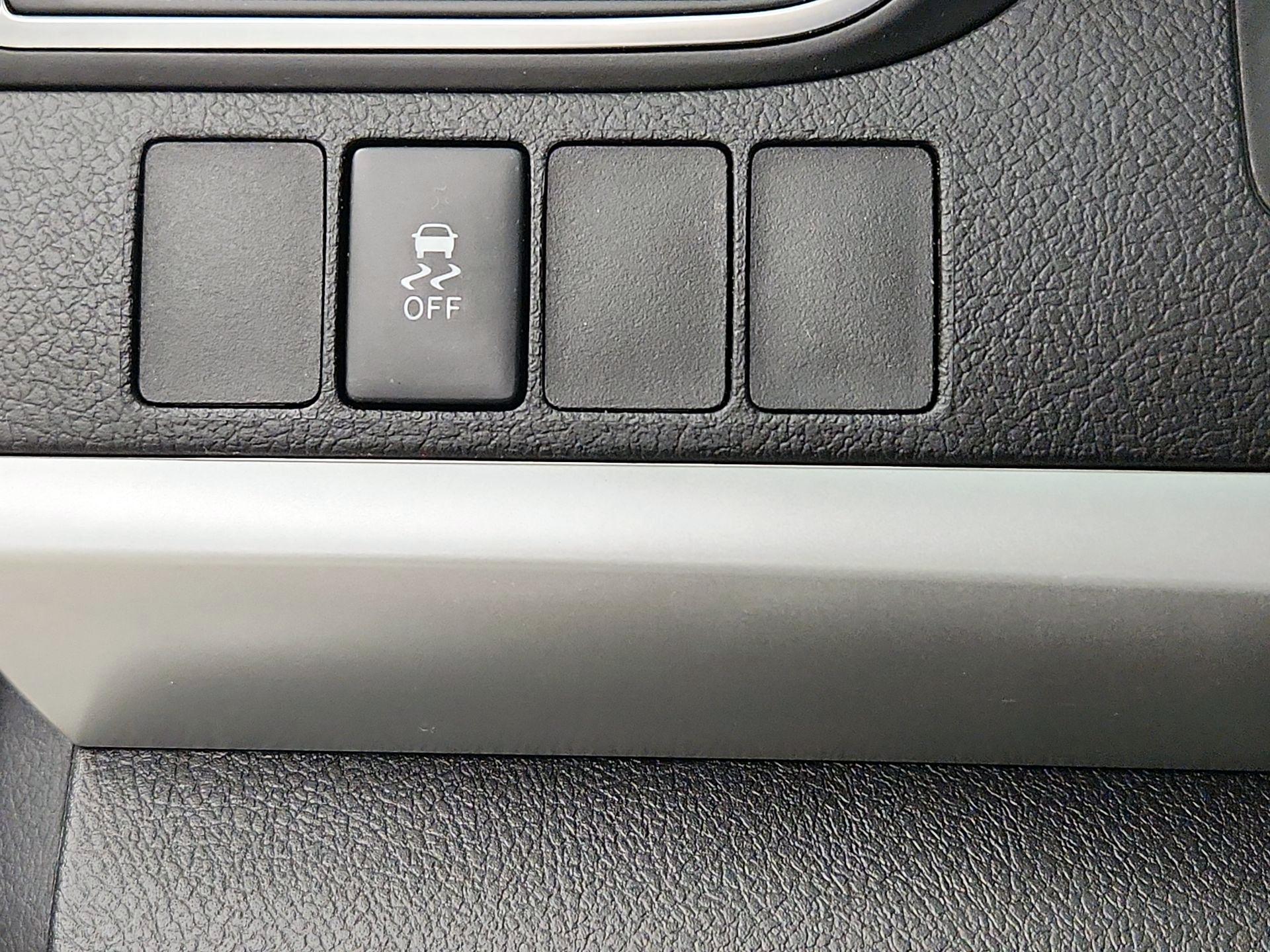 Thumbnail: 2017 Toyota Camry - 13