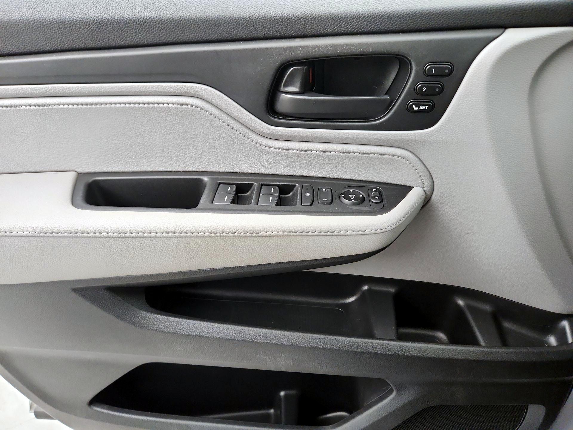 Thumbnail: 2018 Honda Odyssey - 12