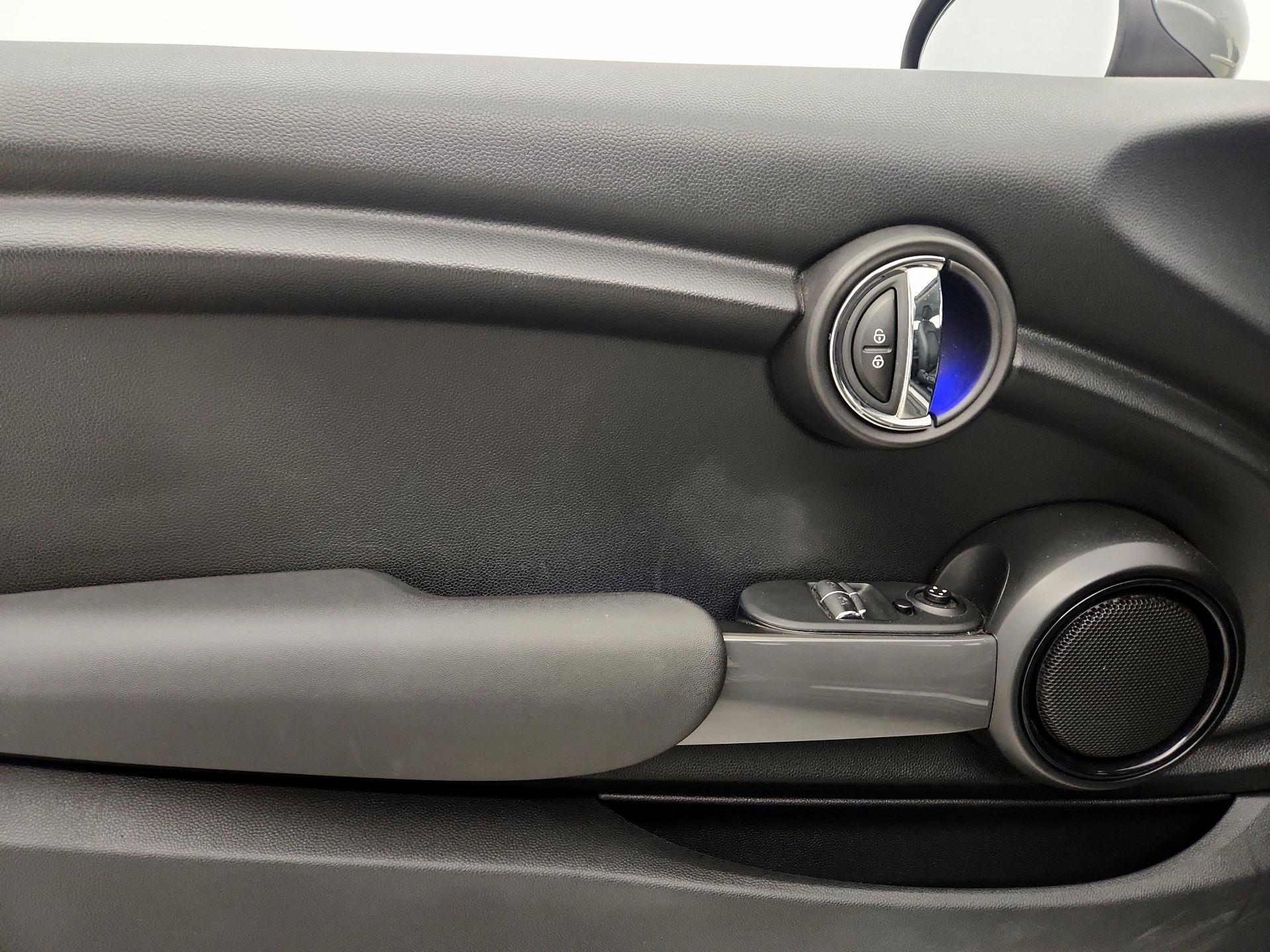 Thumbnail: 2019 MINI Cooper Hardtop - 12