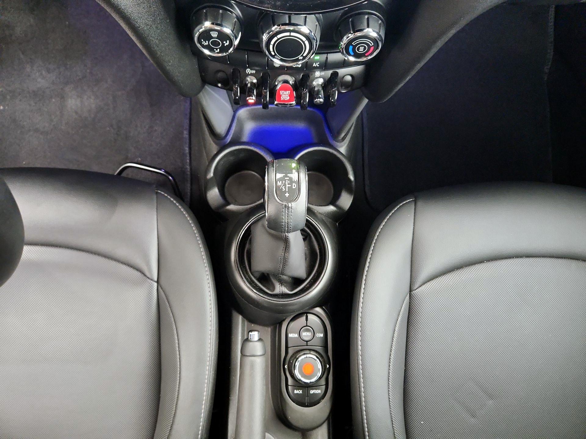 Thumbnail: 2019 MINI Cooper Hardtop - 17