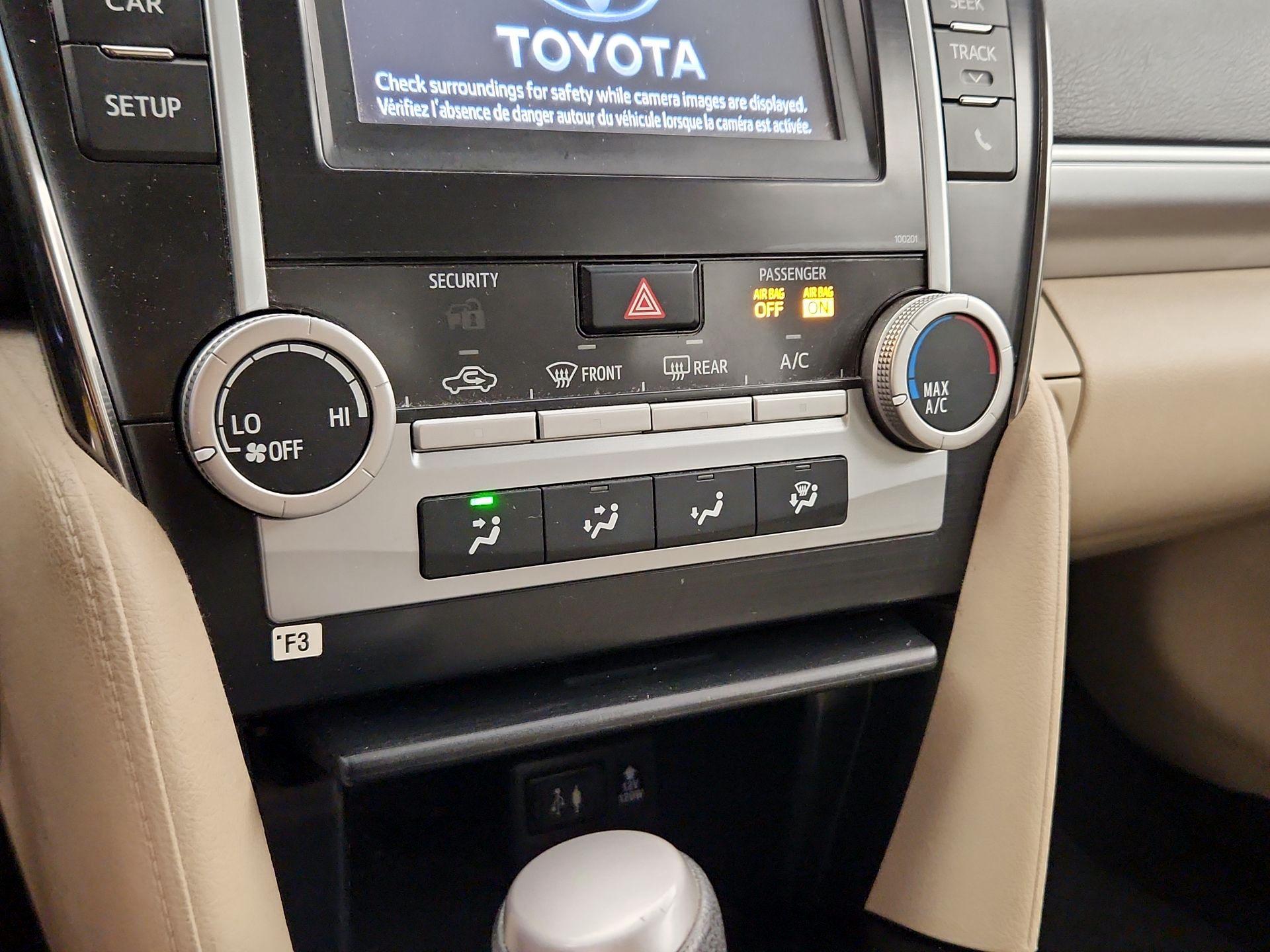Thumbnail: 2014 Toyota Camry - 16