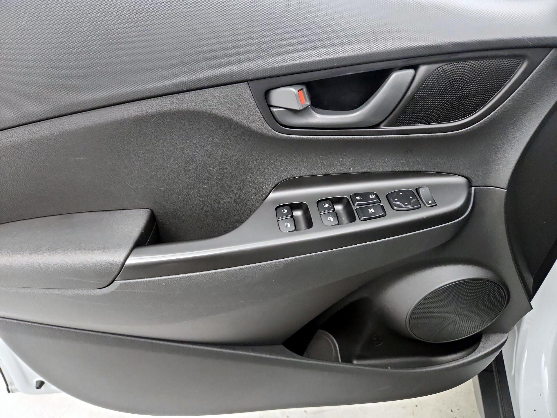 Thumbnail: 2020 Hyundai Kona - 12