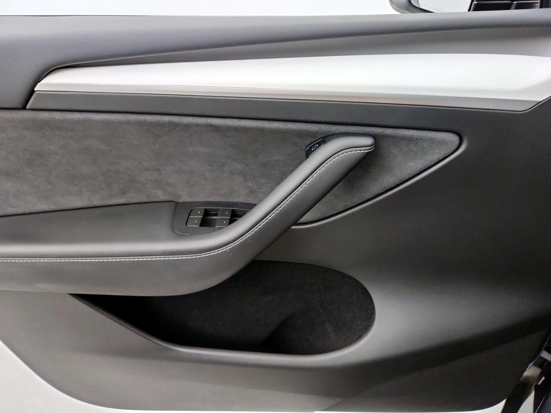 Thumbnail: 2023 Tesla Model Y - 12