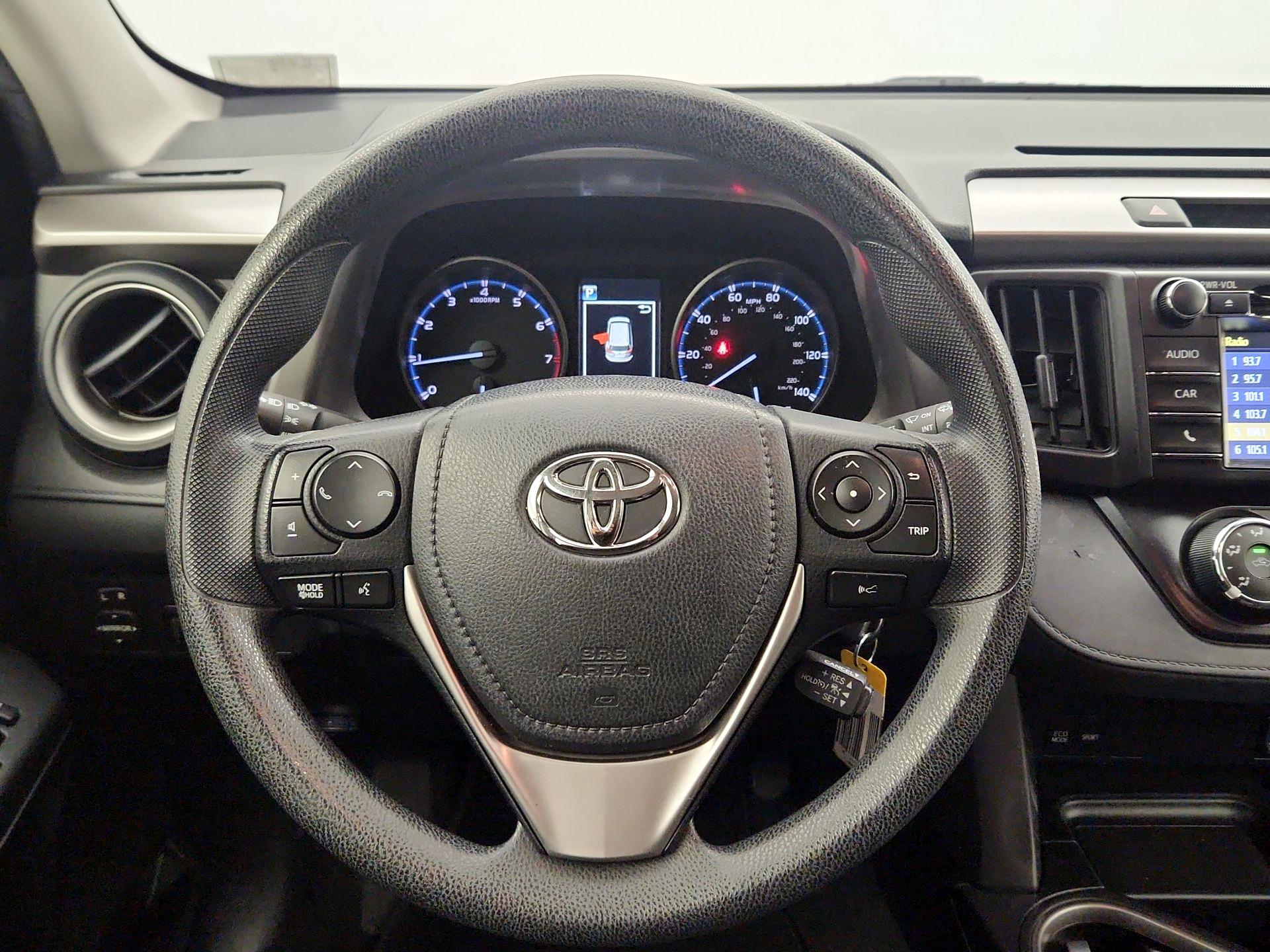 Thumbnail: 2018 Toyota RAV4 - 10