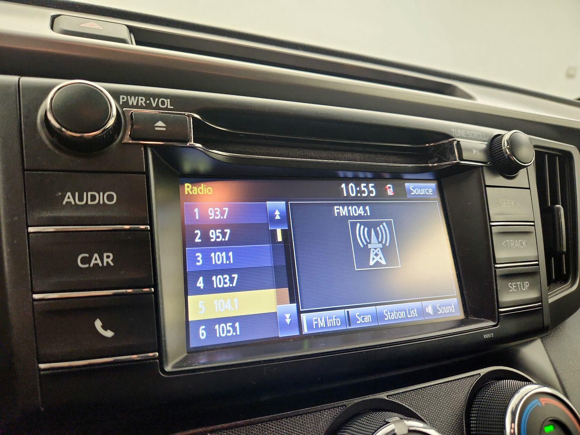 Thumbnail: 2018 Toyota RAV4 - 15