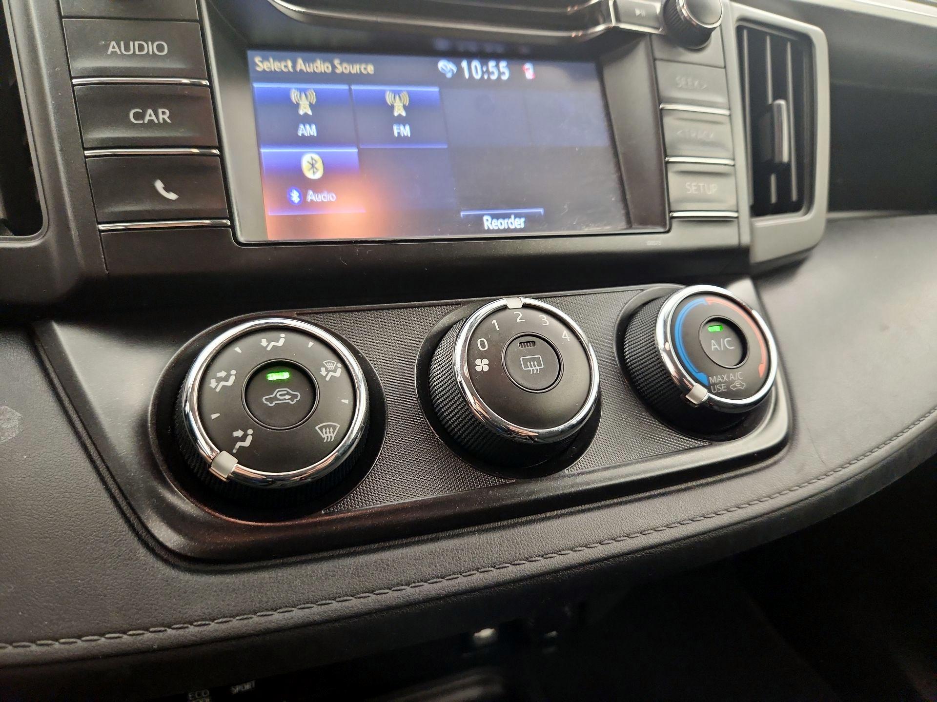 Thumbnail: 2018 Toyota RAV4 - 16