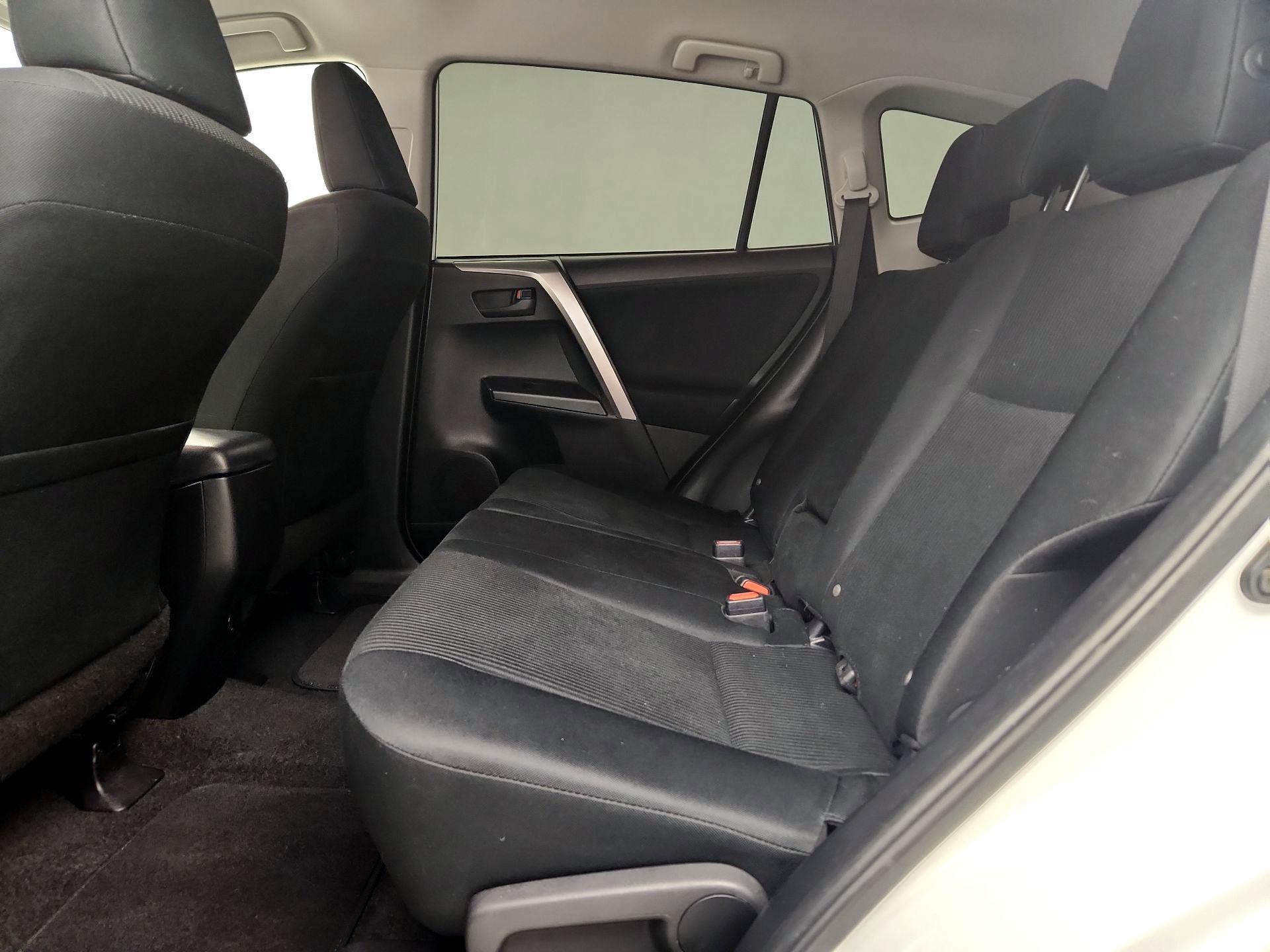 Thumbnail: 2018 Toyota RAV4 - 19