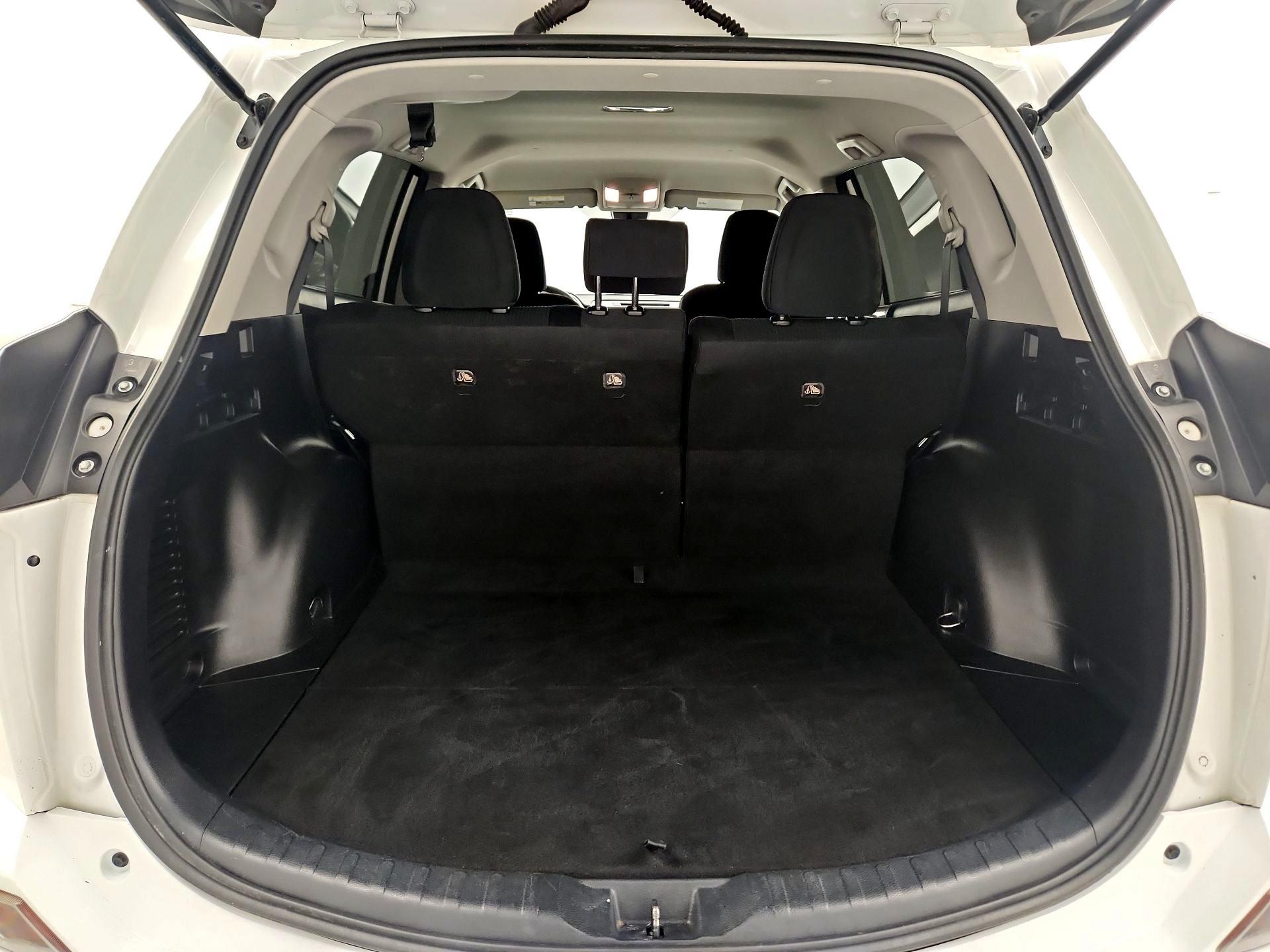 Thumbnail: 2018 Toyota RAV4 - 20