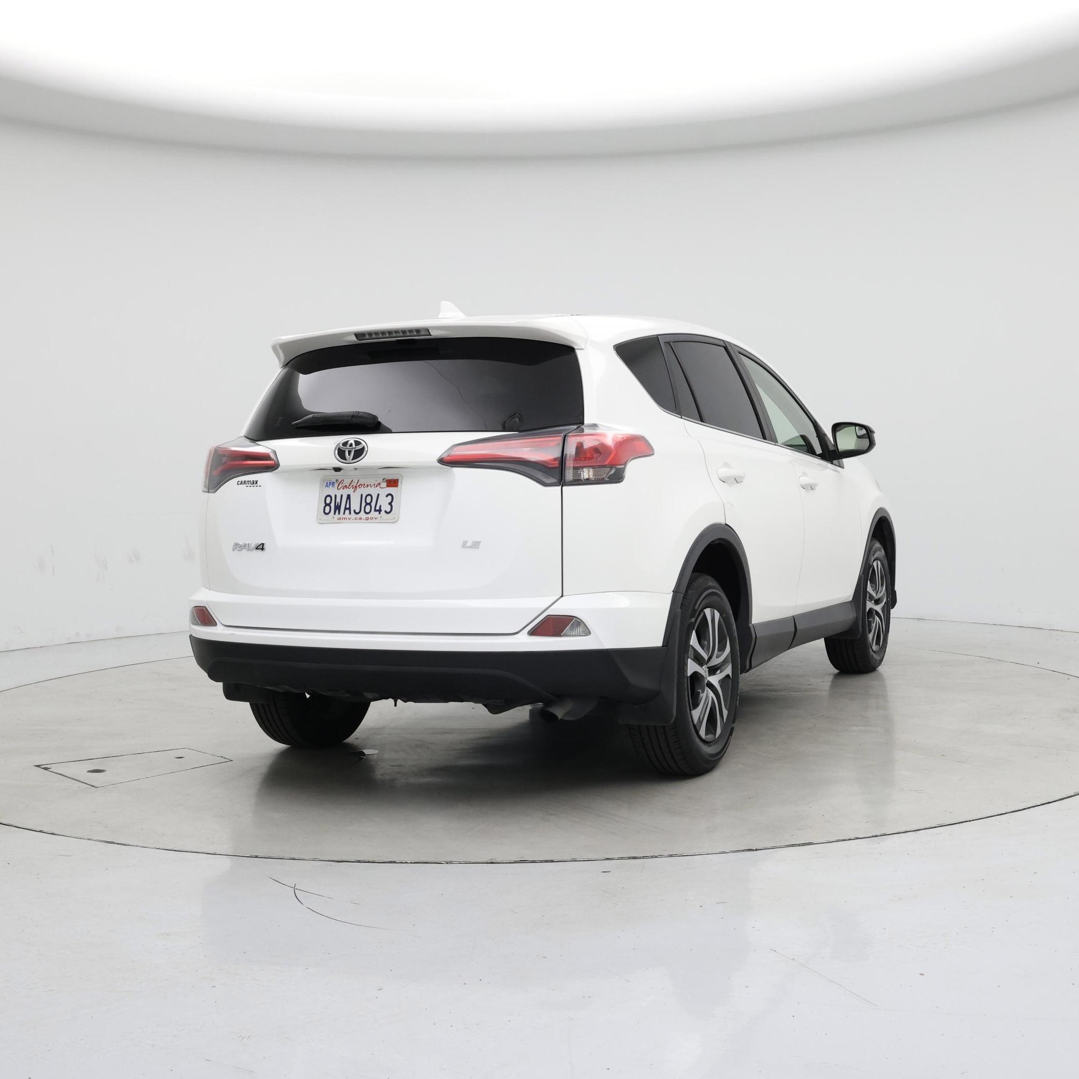 Thumbnail: 2018 Toyota RAV4 - 8
