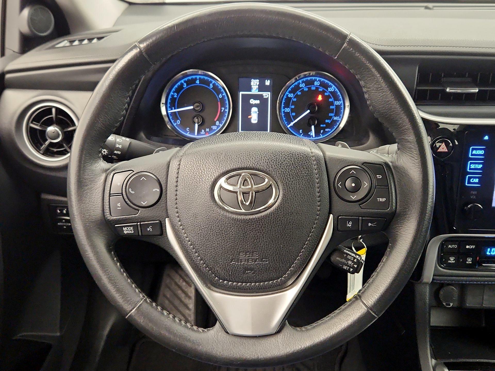 Thumbnail: 2017 Toyota Corolla - 10