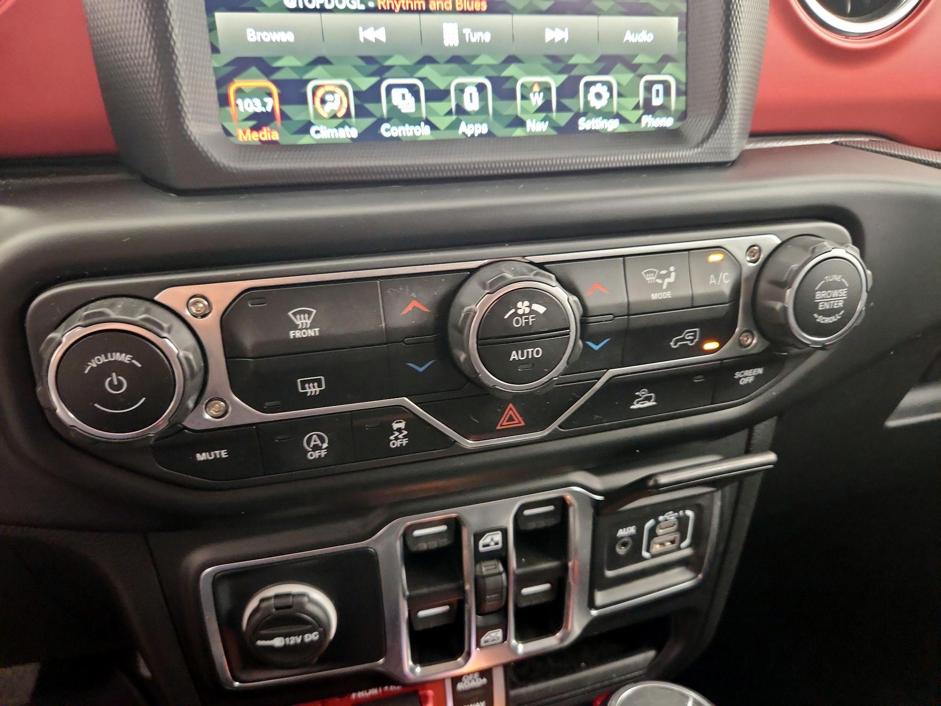 Thumbnail: 2022 Jeep Wrangler - 17