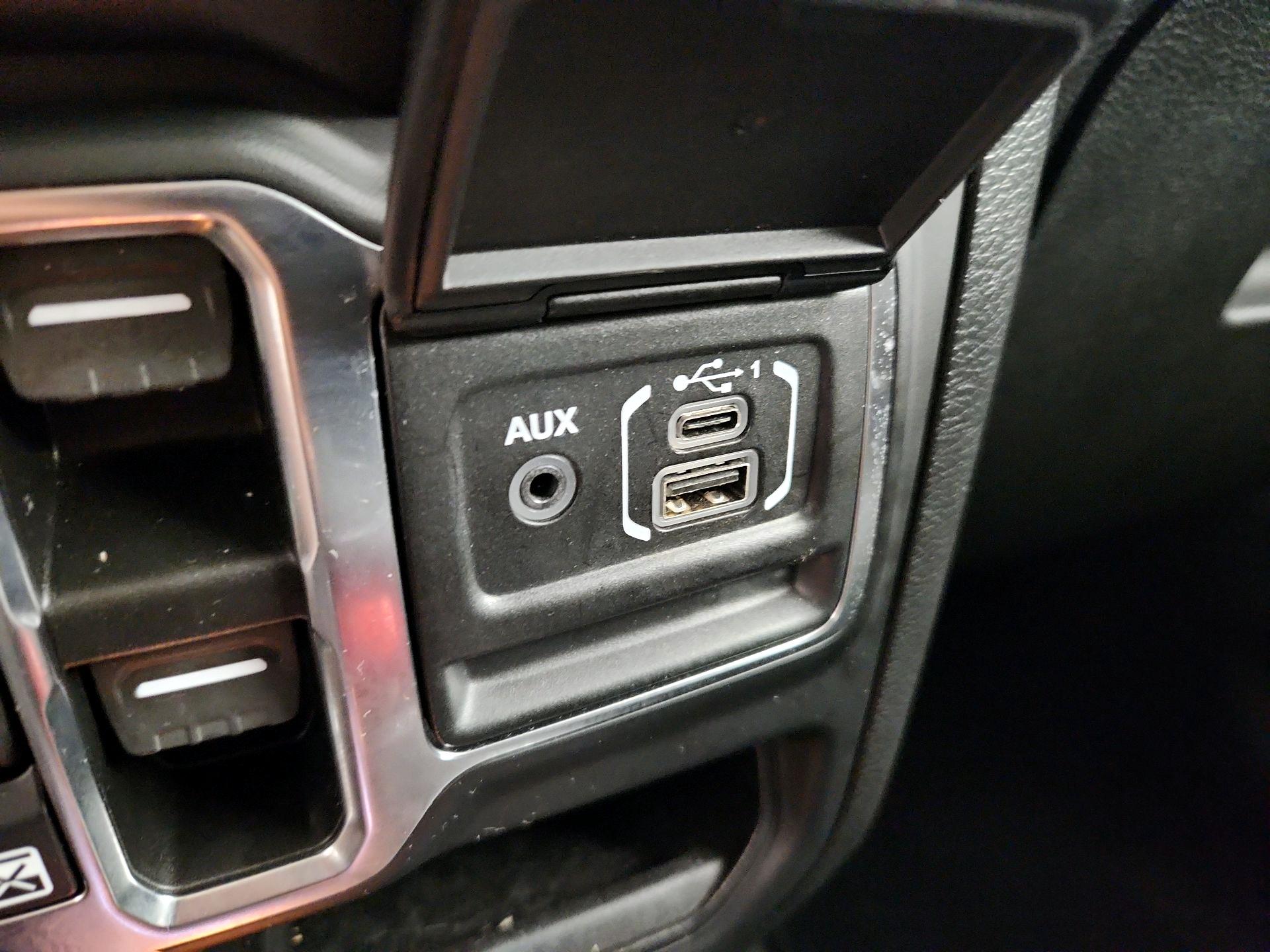 Thumbnail: 2022 Jeep Wrangler - 19