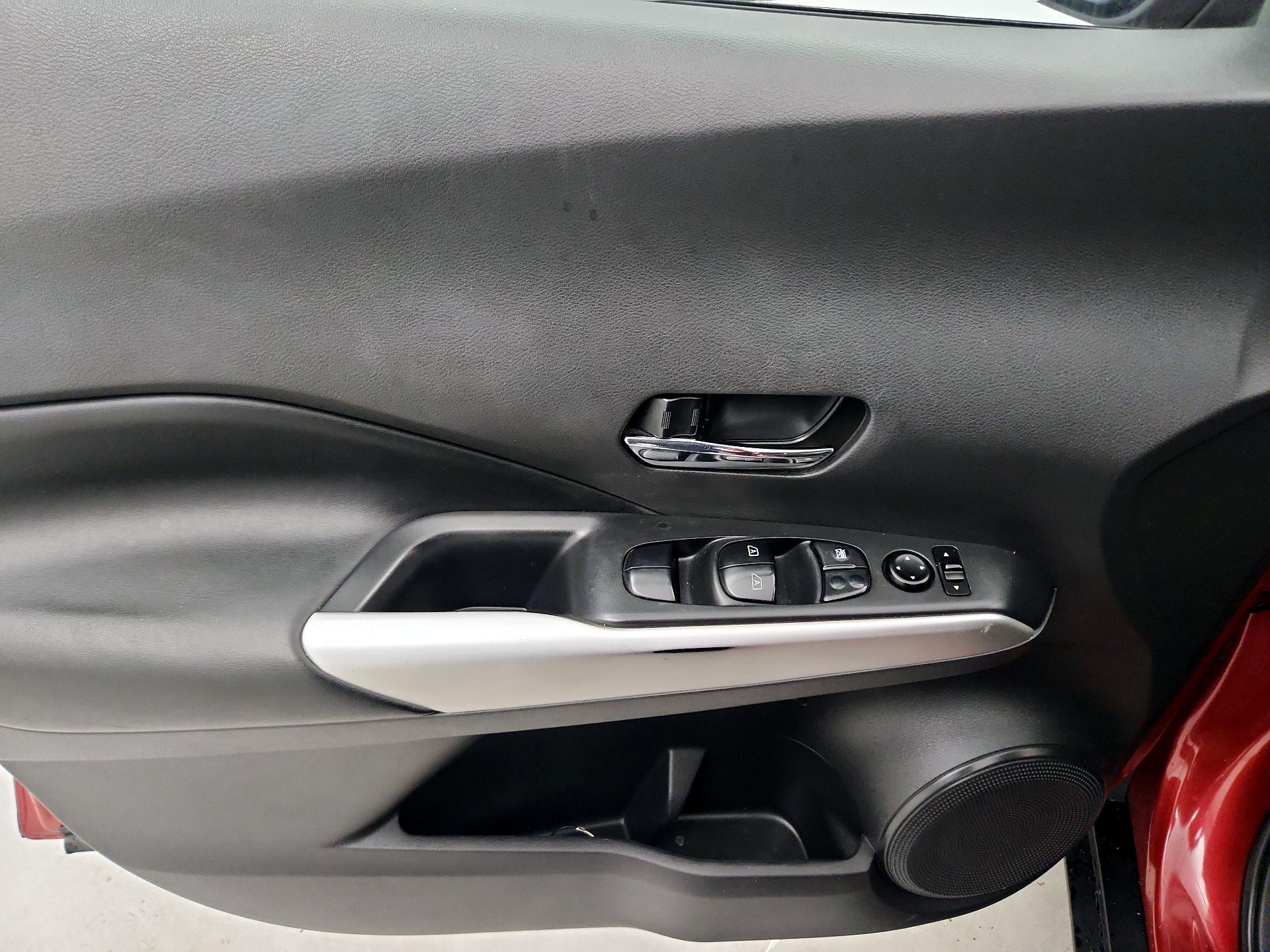 Thumbnail: 2019 Nissan Kicks - 12