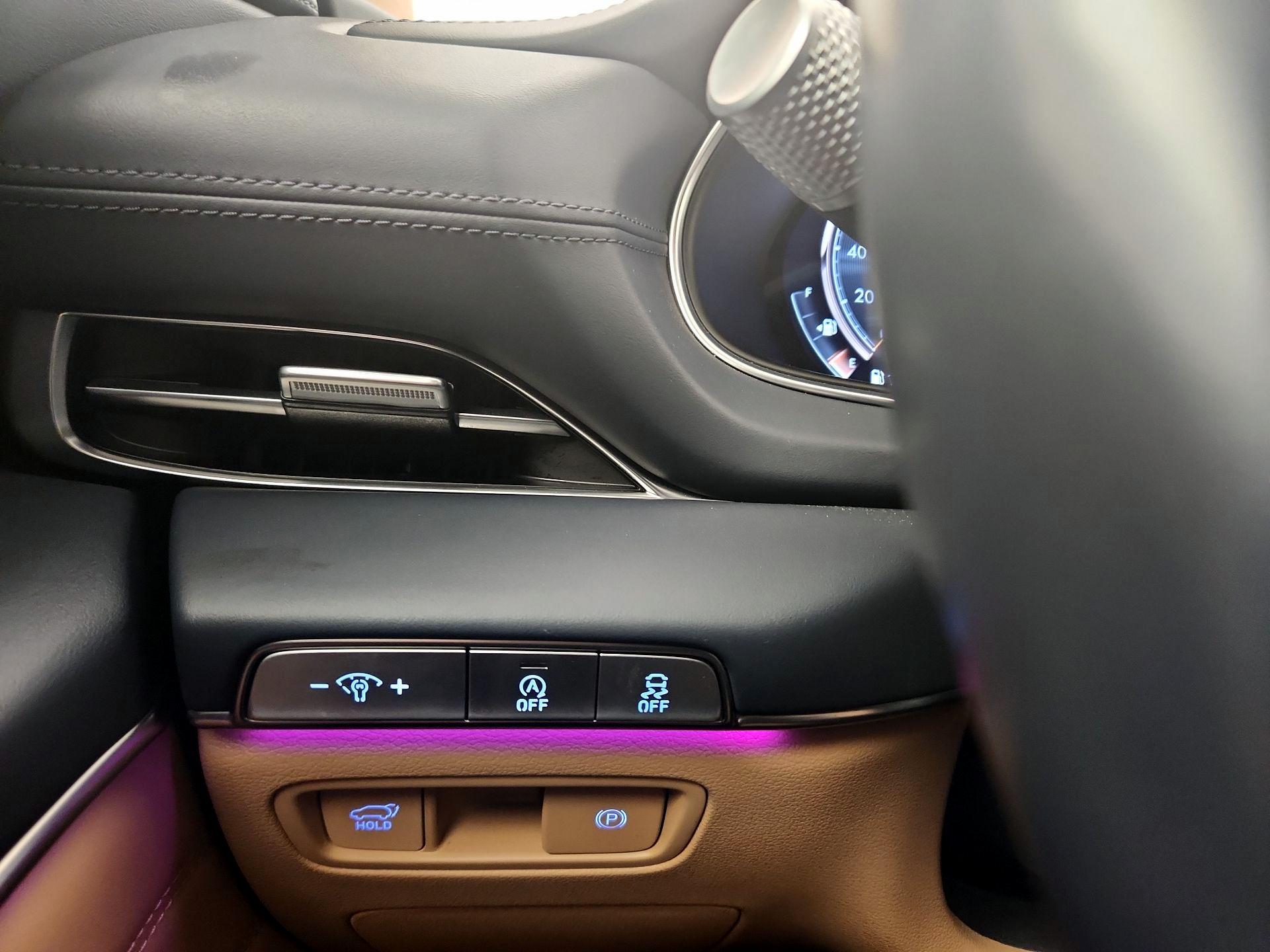 Thumbnail: 2022 Genesis GV80 - 13