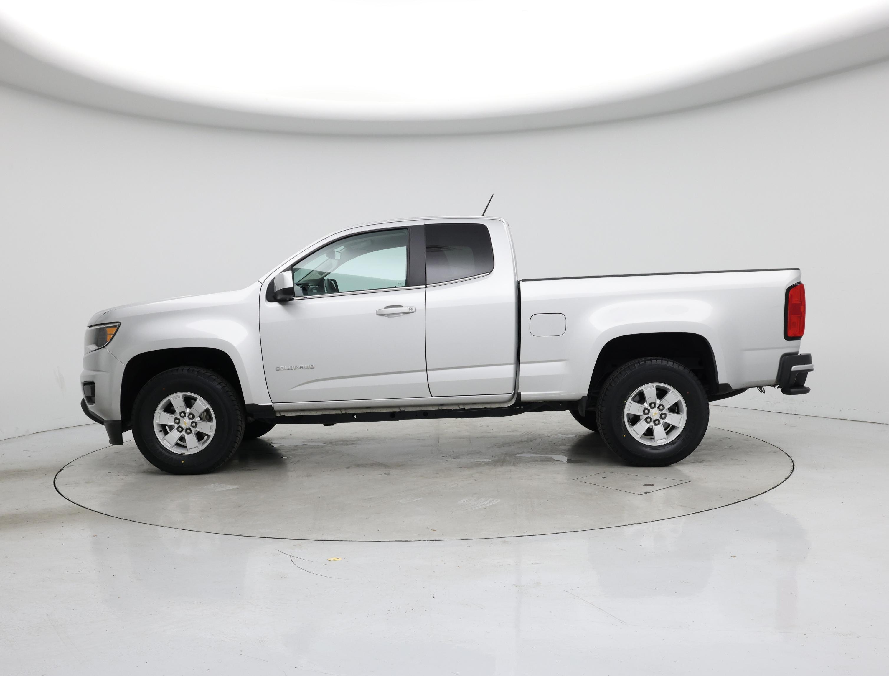 Thumbnail: 2019 Chevrolet Colorado - 3