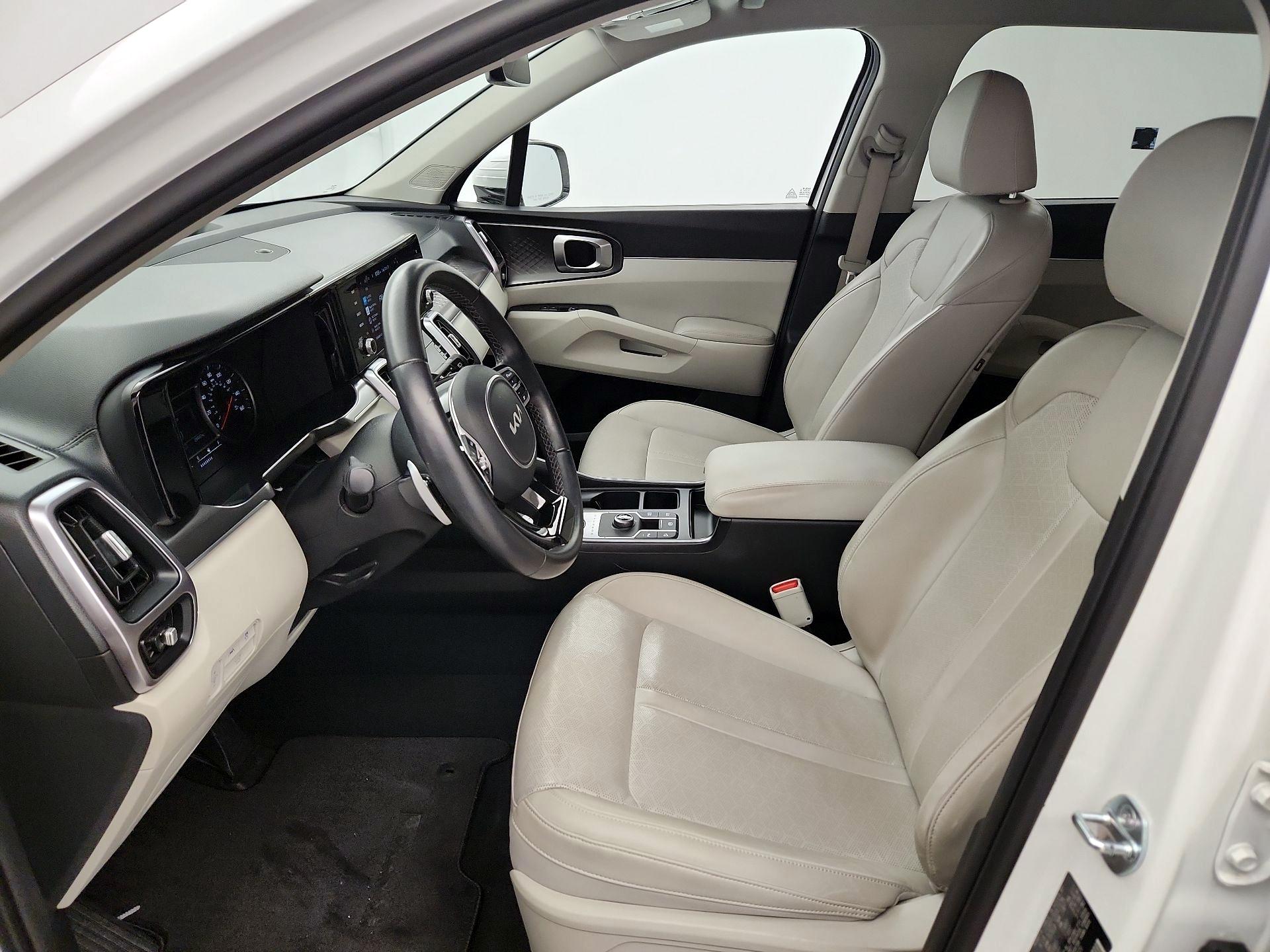 Thumbnail: 2023 Kia Sorento - 11