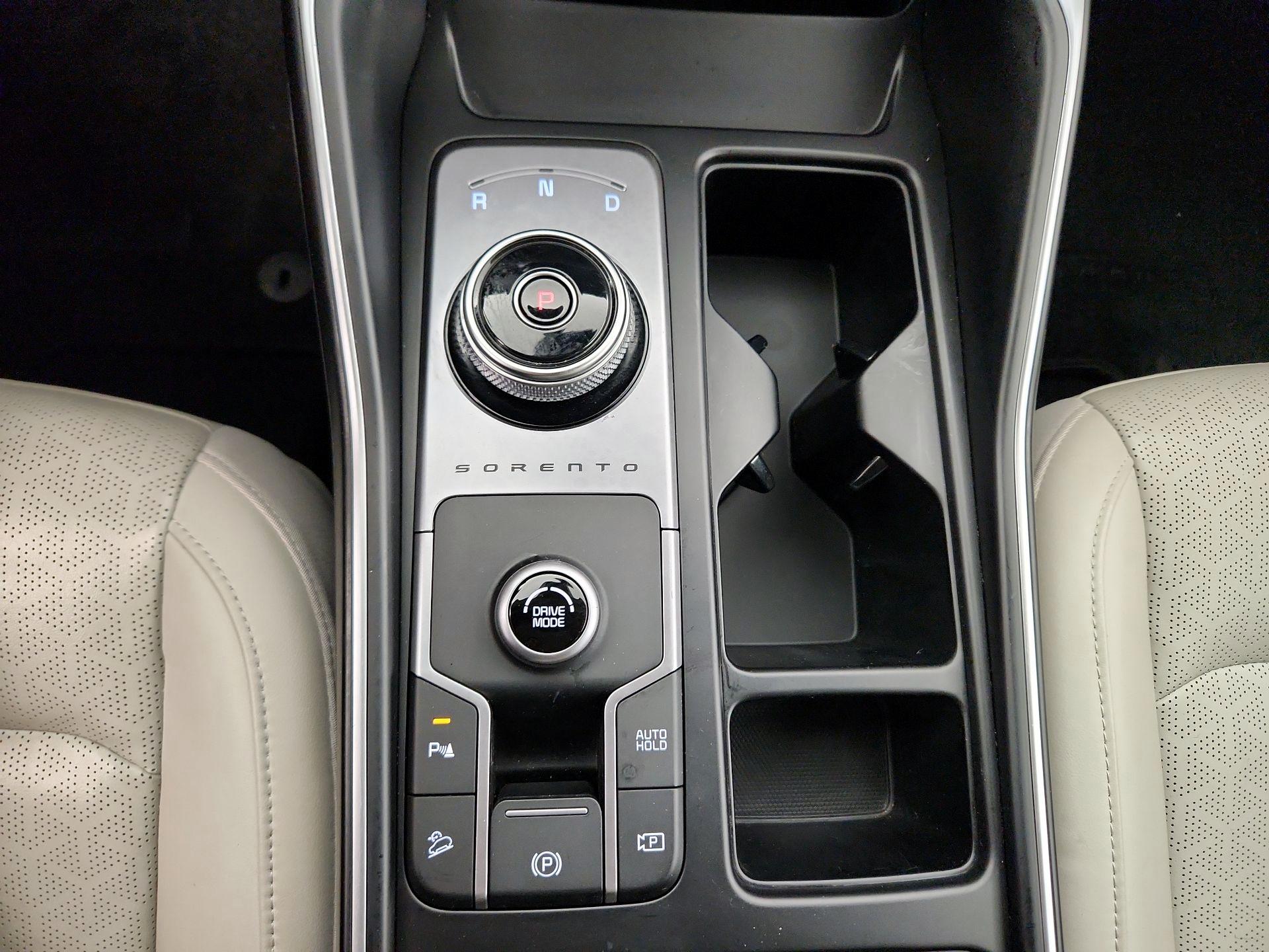 Thumbnail: 2023 Kia Sorento - 18