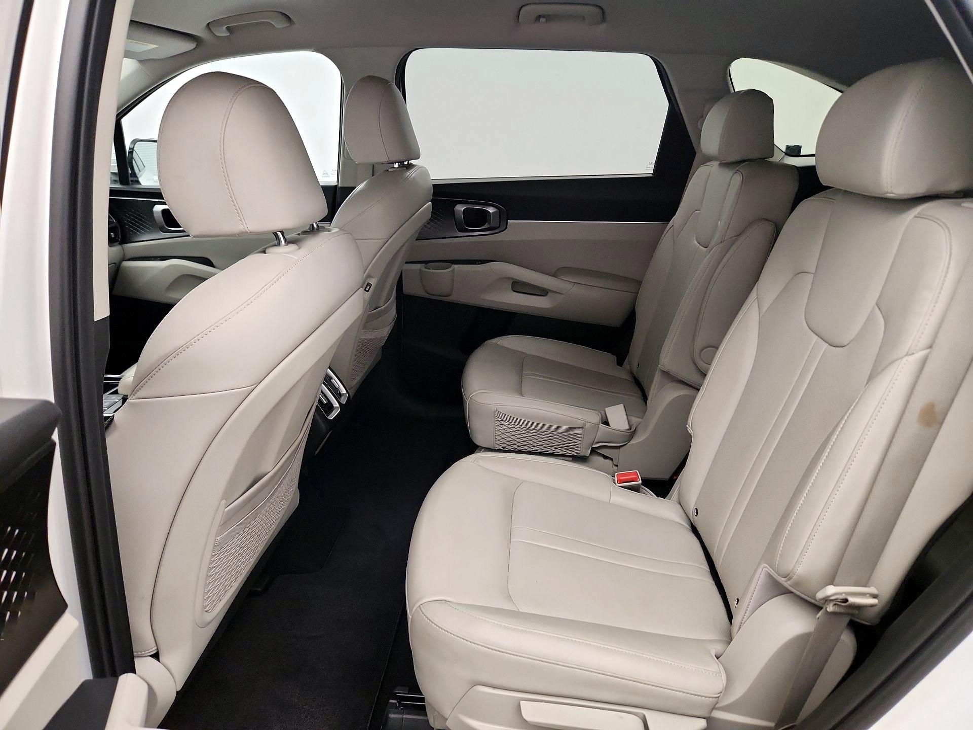 Thumbnail: 2023 Kia Sorento - 20
